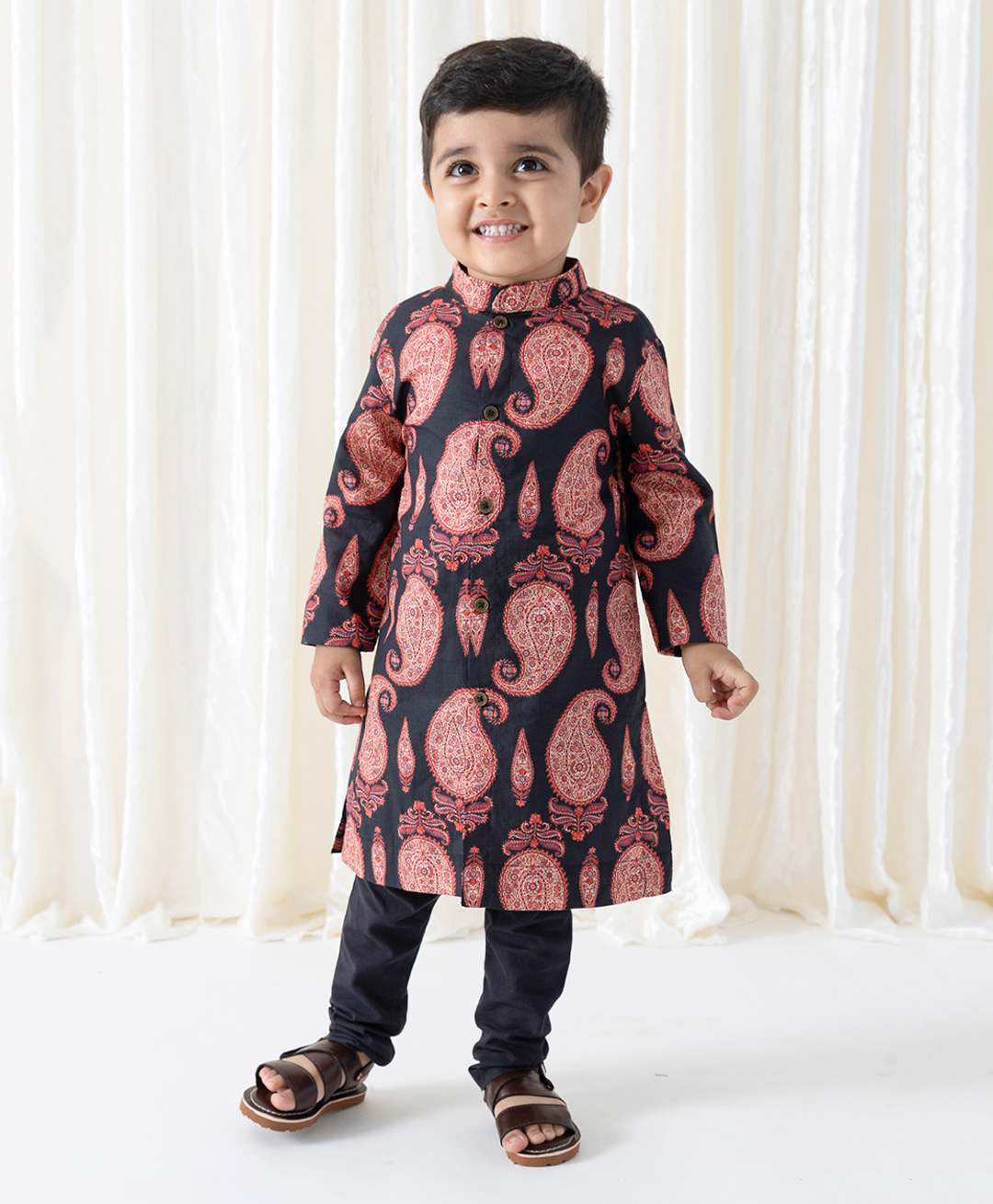 Tiber Taber 100% Cotton Woven Full Sleeves Paisley Printed Kurta & Pyjama Set - Black-image-34