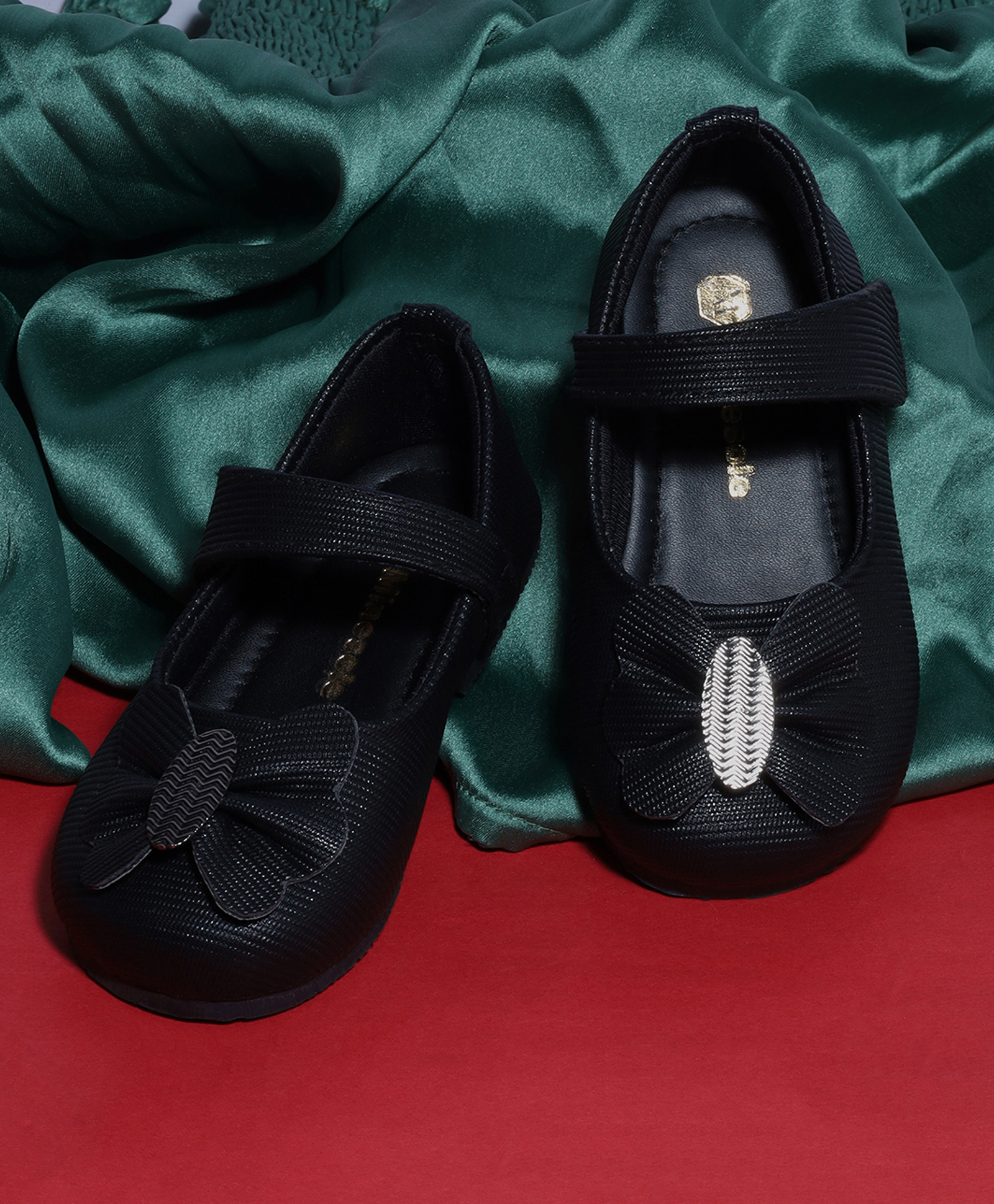 Mine Sole Butterfly Applique Detailed Velcro Closure Mary Jane Ballerinas - Black-image-14