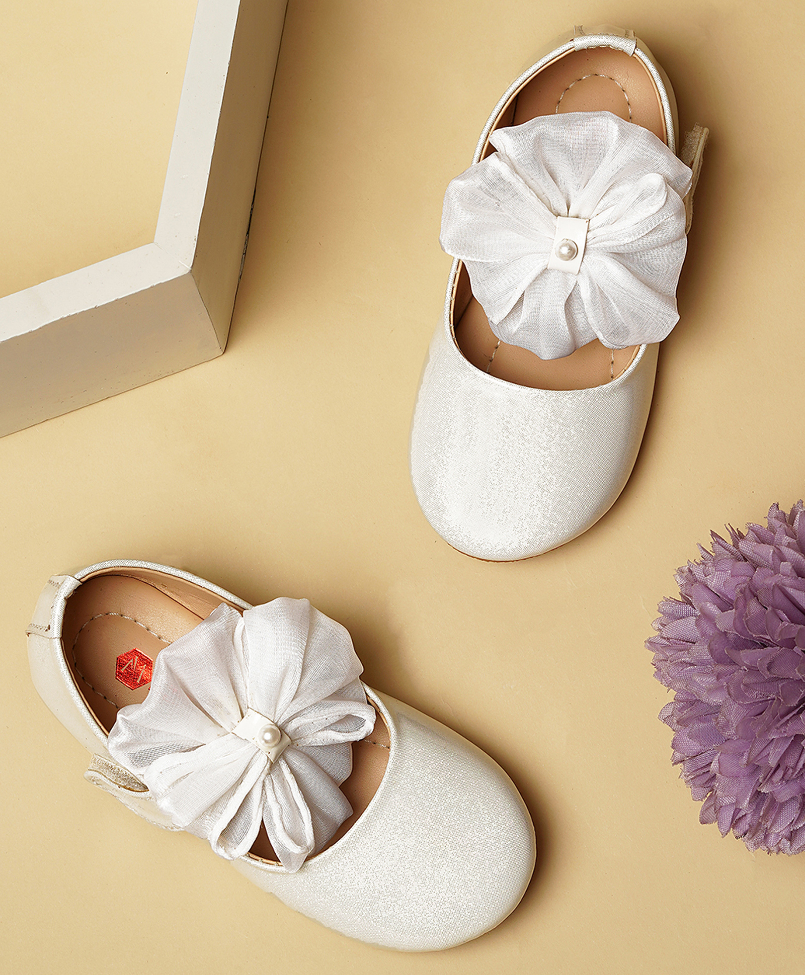 Mine Sole Floral Applique Detailed Shimmered Mary Jane Ballerinas - White-image-41