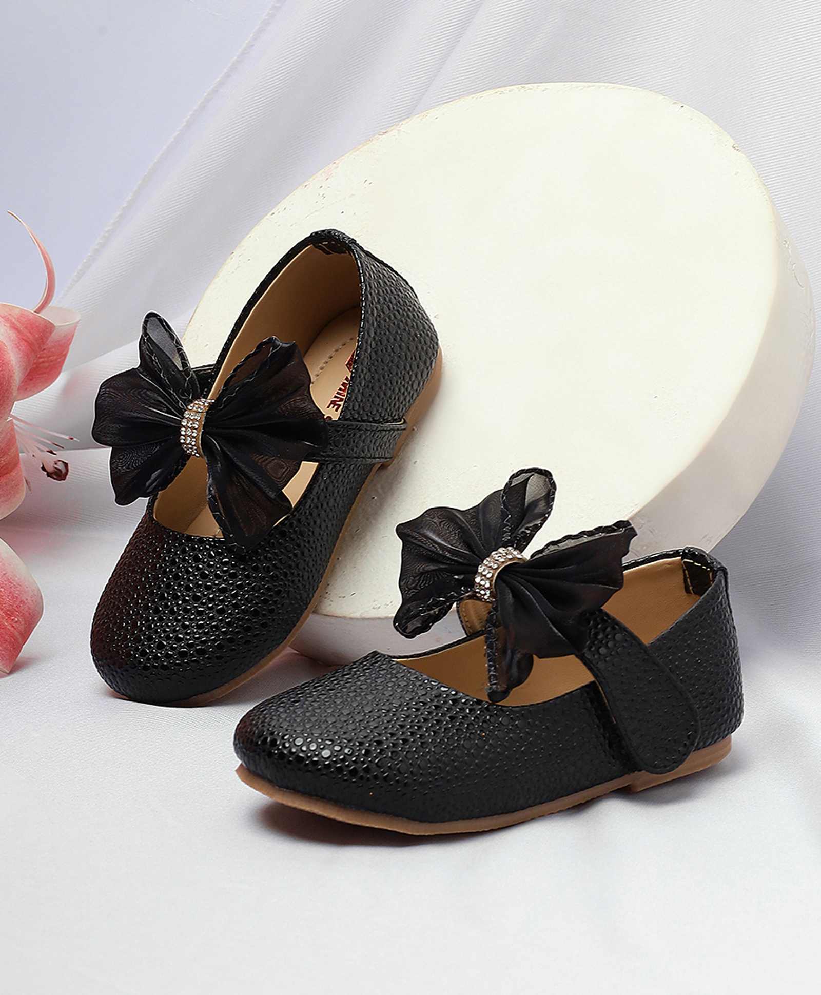 Mine Sole Bow Applique Detailed Textured Mary Jane Ballerinas - Black-image-11