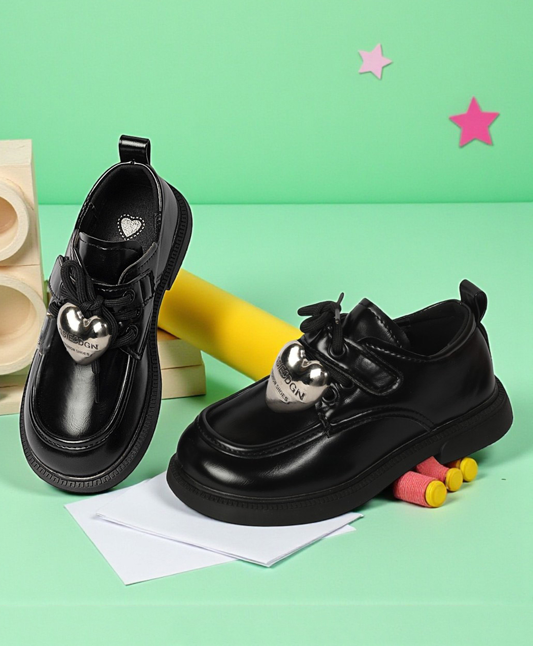 TRUFFLE COLLECTION Heart Applique Detailed Lace Up & Velcro Closure Sneakers - Black-image-22