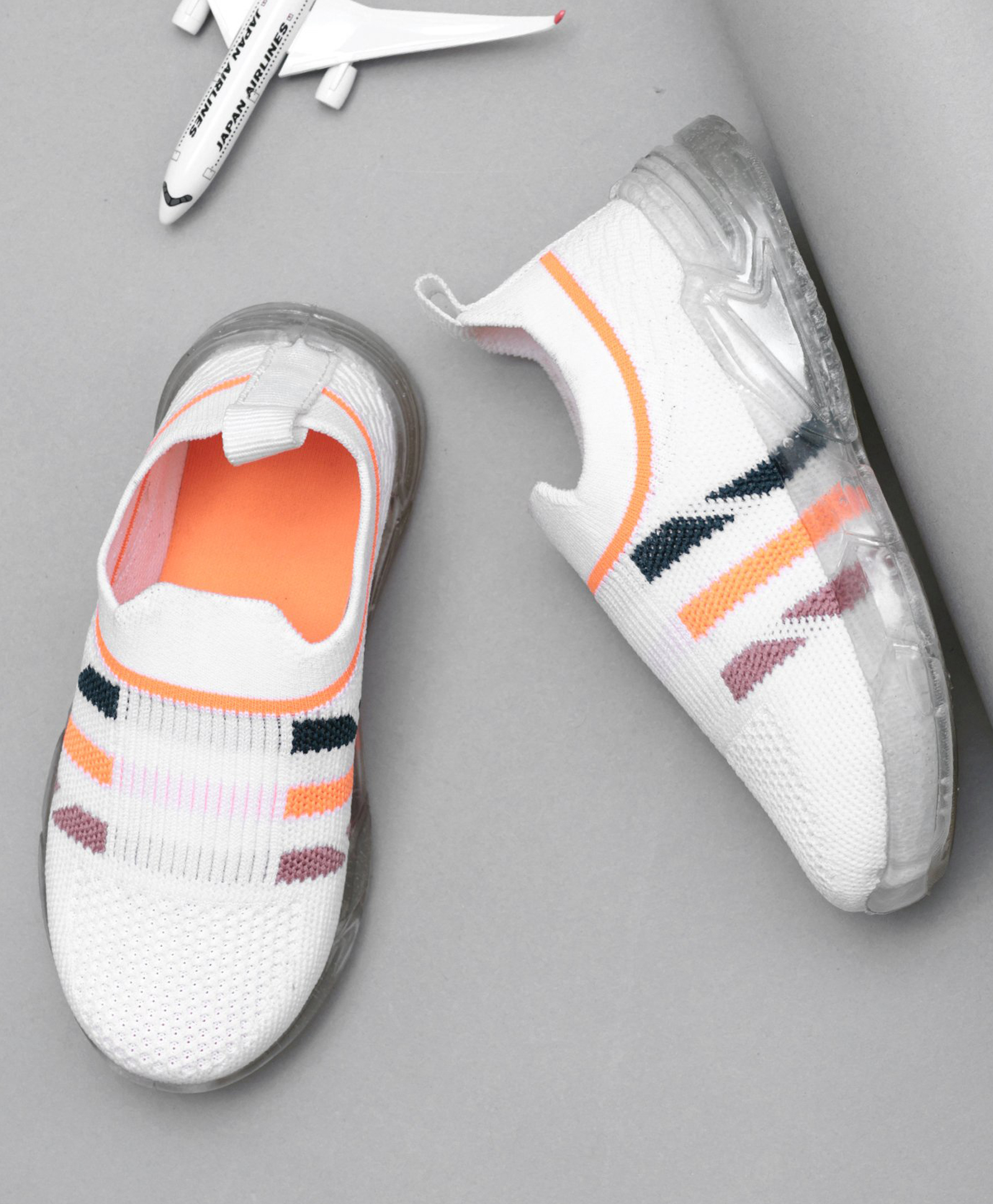 TOMSY CHOICE Mesh Detailed LED Slip On Shoes - White-image-16
