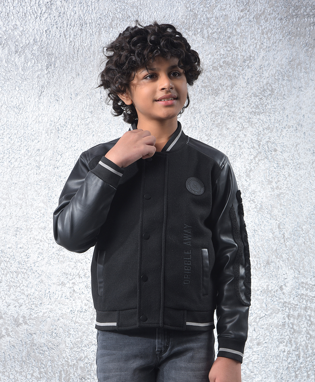 CRIMSOUNE CLUB Knit Full Sleeves Dribble Away Text Embroidered Light Winter Zipper Bomber Jacket - Black-picture-19