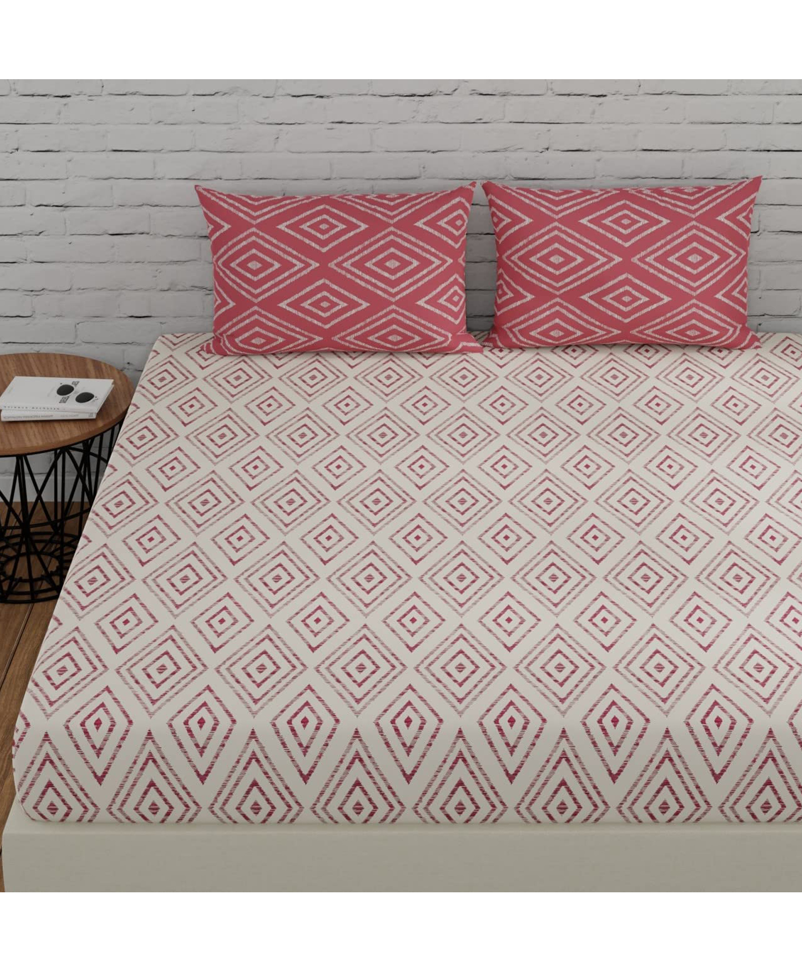 Huesland by Ahmedabad Cotton 144 TC Geometric Cotton Bedsheet for Queen Size Bed with 2 Pillow Covers - White & Peach Pink-image-36