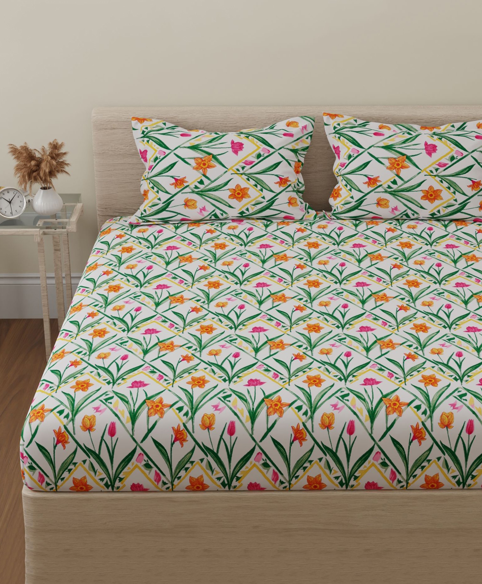 HUESLAND by Ahmedabad Cotton 144 TC Bedsheet for King Size Bed with 2 Pillow Covers | Botanical Chevron | Green, Yellow & White | 108 by 108 inch-picture-20