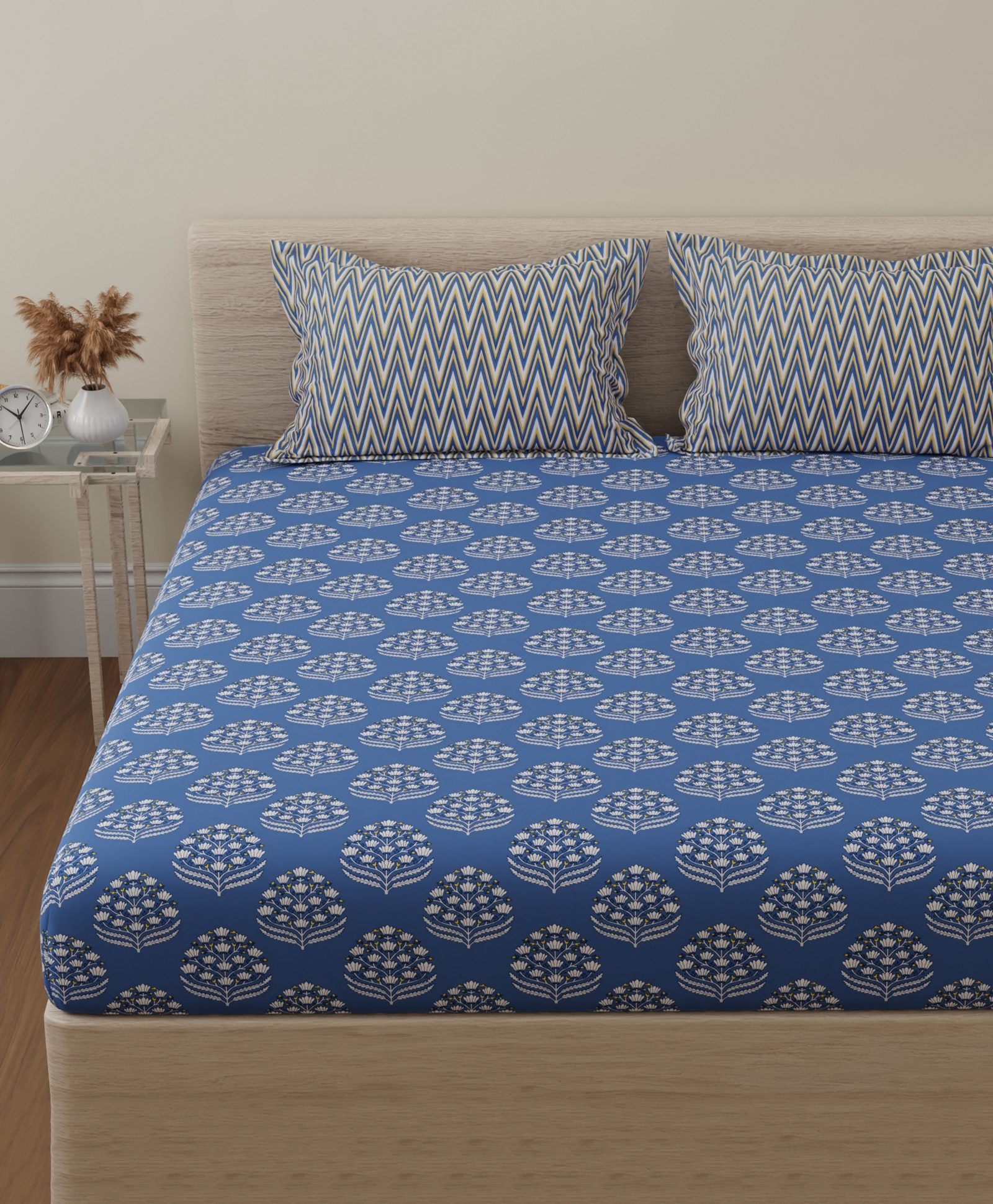 Huesland by Ahmedabad Cotton 144 TC Double Bedsheet Cotton with 2 Pillow Covers | Blue & White-image-46