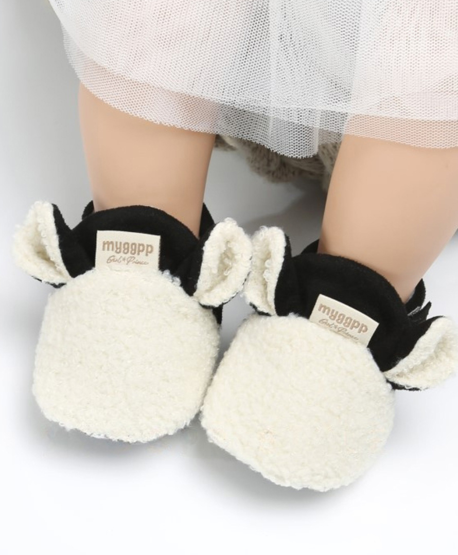 Neska Moda Fur Detailed Animal Ear Applique Detailed Velcro Closure Booties - White & Black-image-34