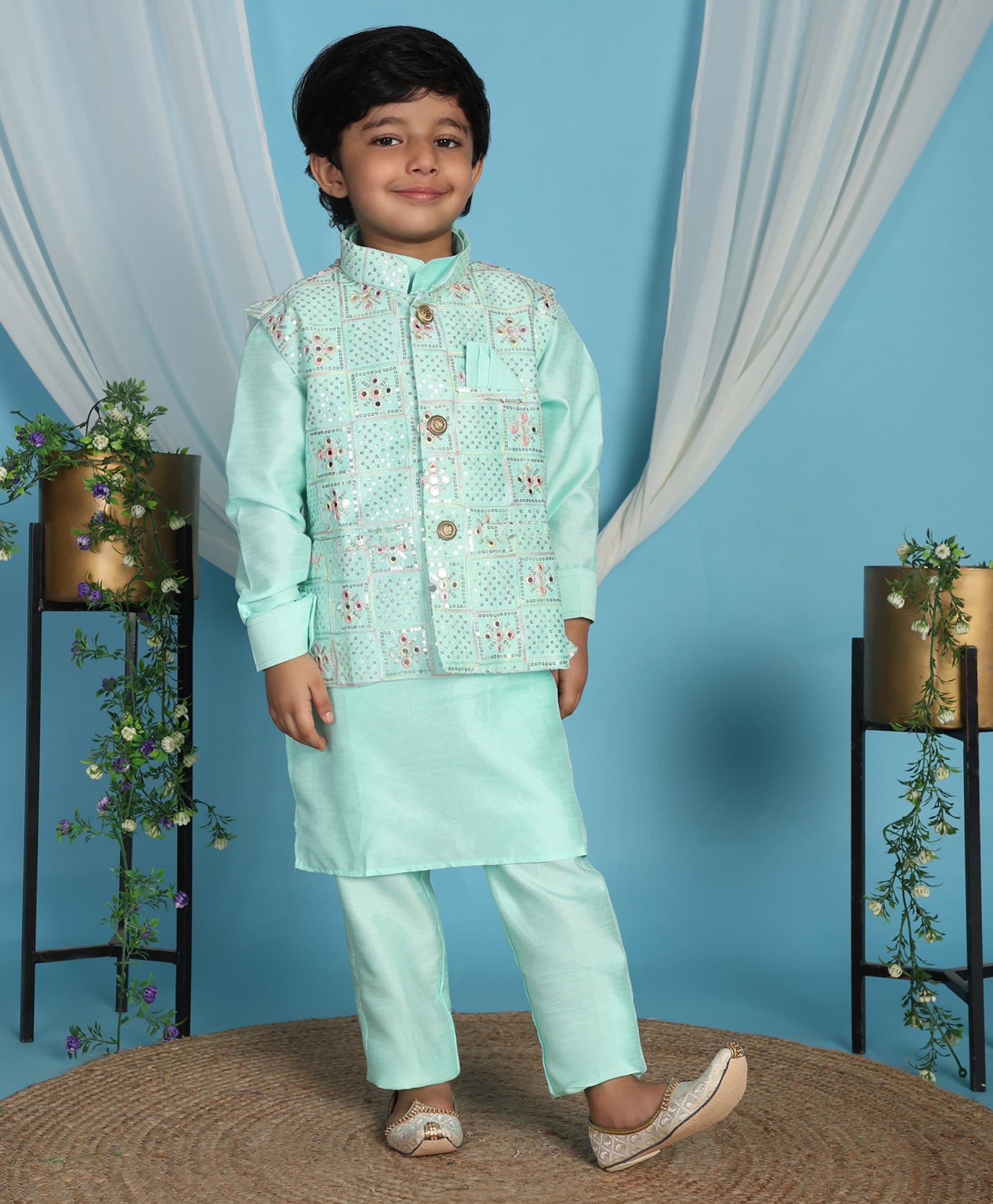 P-MARK Silk Woven Full Sleeves Solid Kurta Pant With Mirror Work & Sequins Embellished Jacket - Green-picture-12
