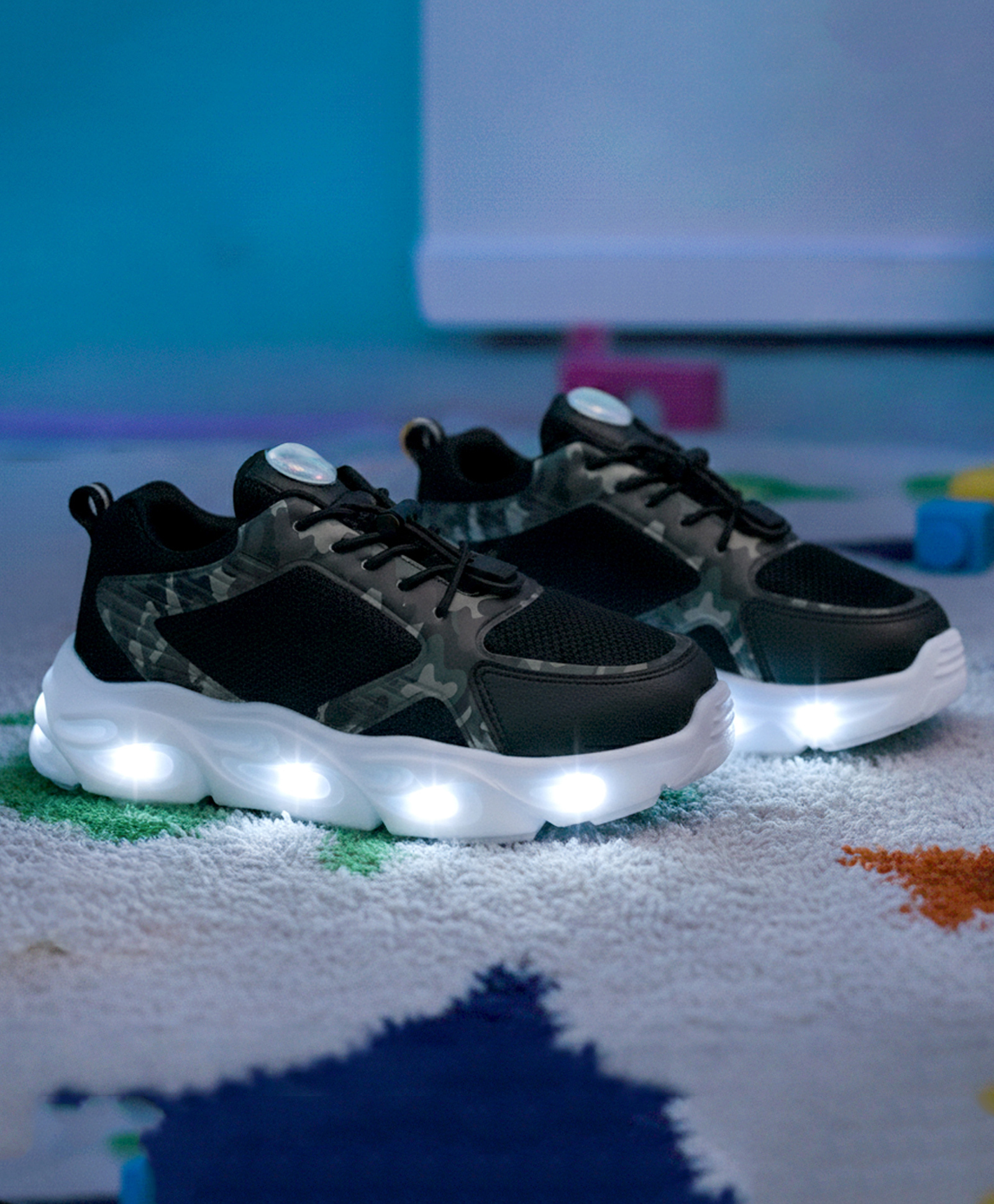 Hopits Camouflaged Lace Up LED Sneakers - Black-image-6