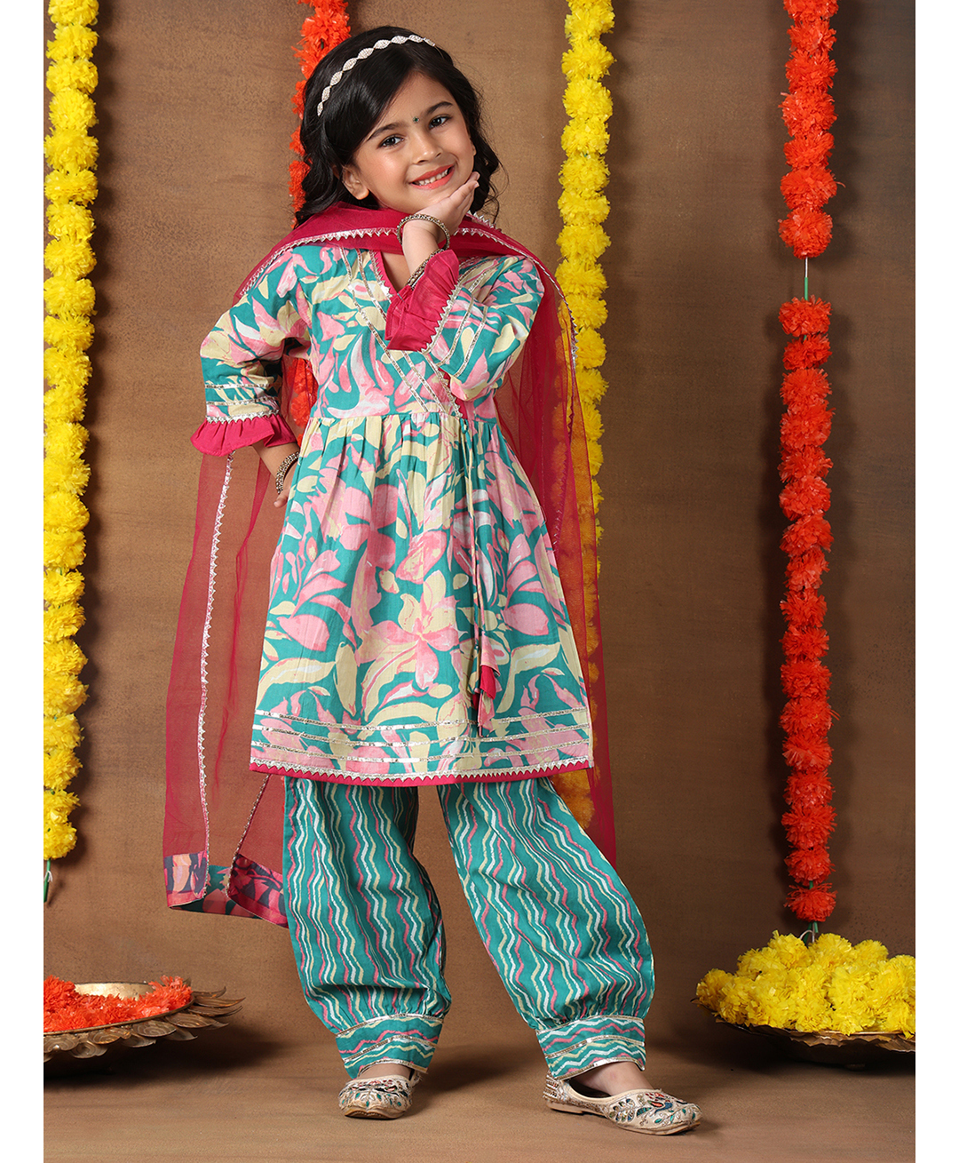 Superminis Cotton Woven Three Fourth Peasant Sleeves Floral Printed Gota Lace Embellished Kurti & Salwar With Dupatta Set - Green-picture-9