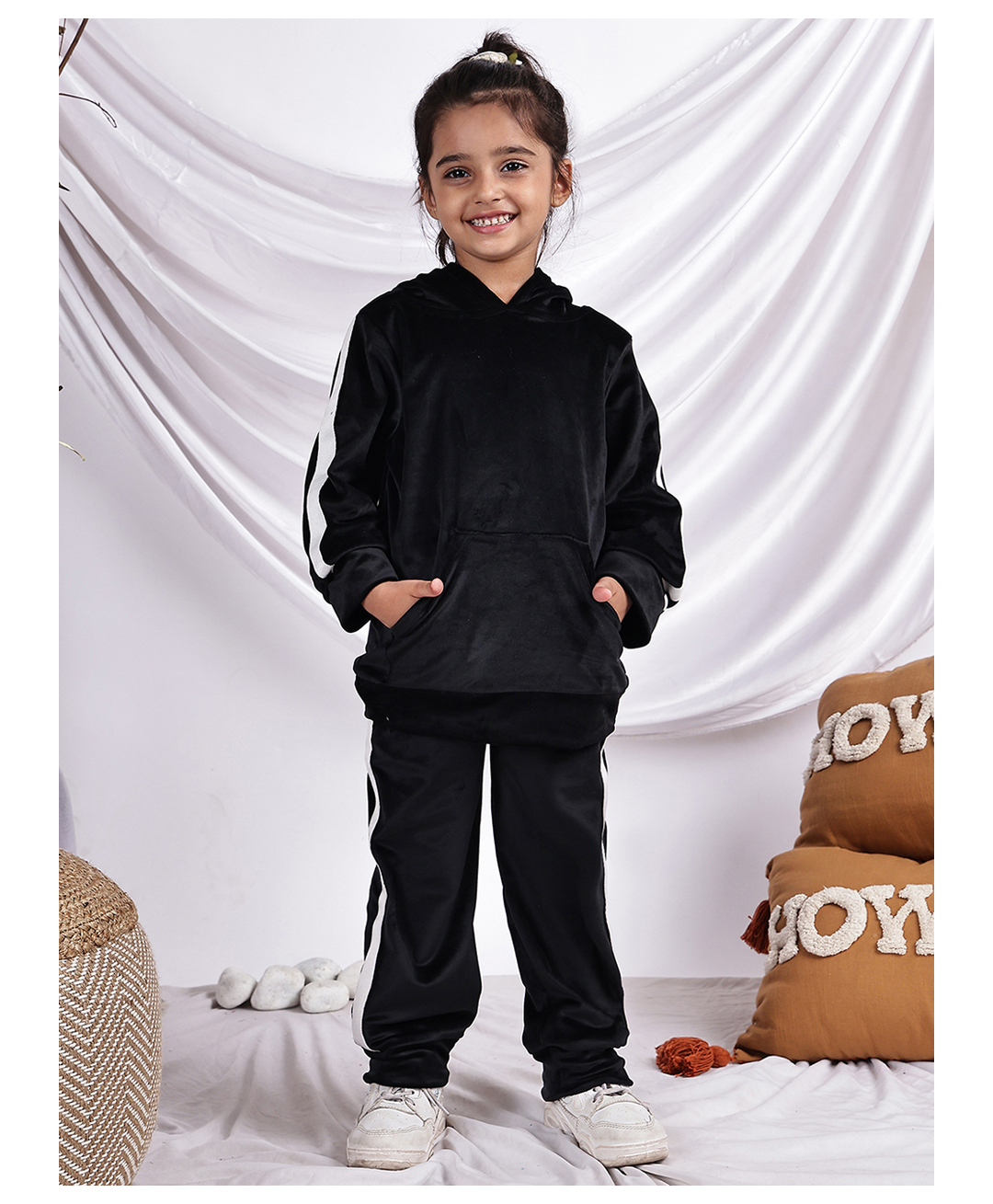 NEUDIS Velvet Knit Full Sleeves Side Taped Hooded Sweatshirt & Joggers Set - Black-picture-39