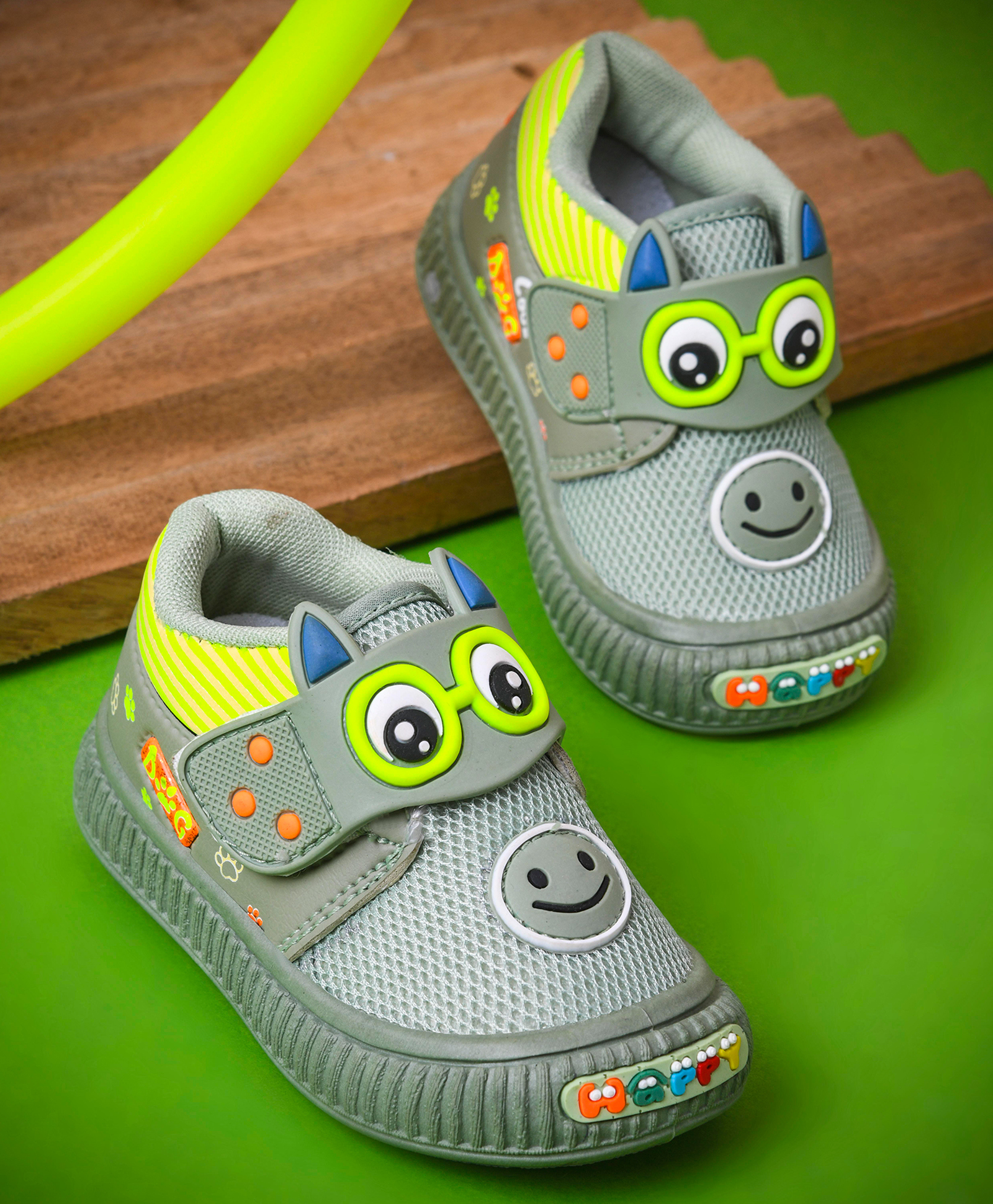 KATS Smiley Face Patch Detailed Anti Skid Musical Shoes - Green-picture-37