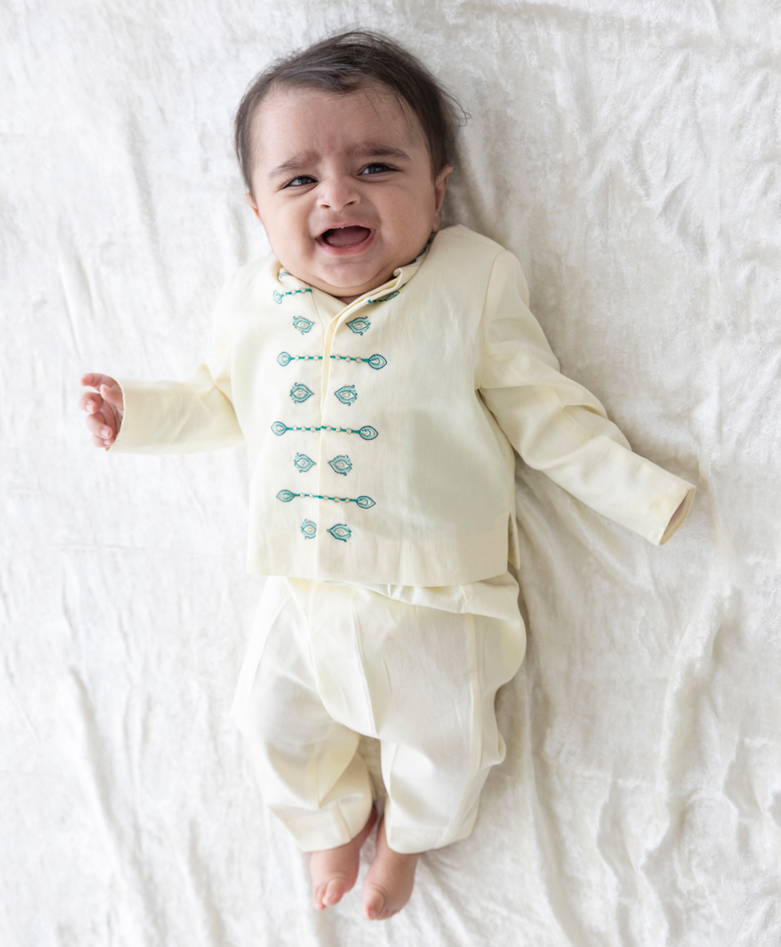 Tiber Taber 100% Cotton Woven Full Sleeves Morpankh Embroidered Bandhgala Kurta & Pyjama Set - Cream-image-13