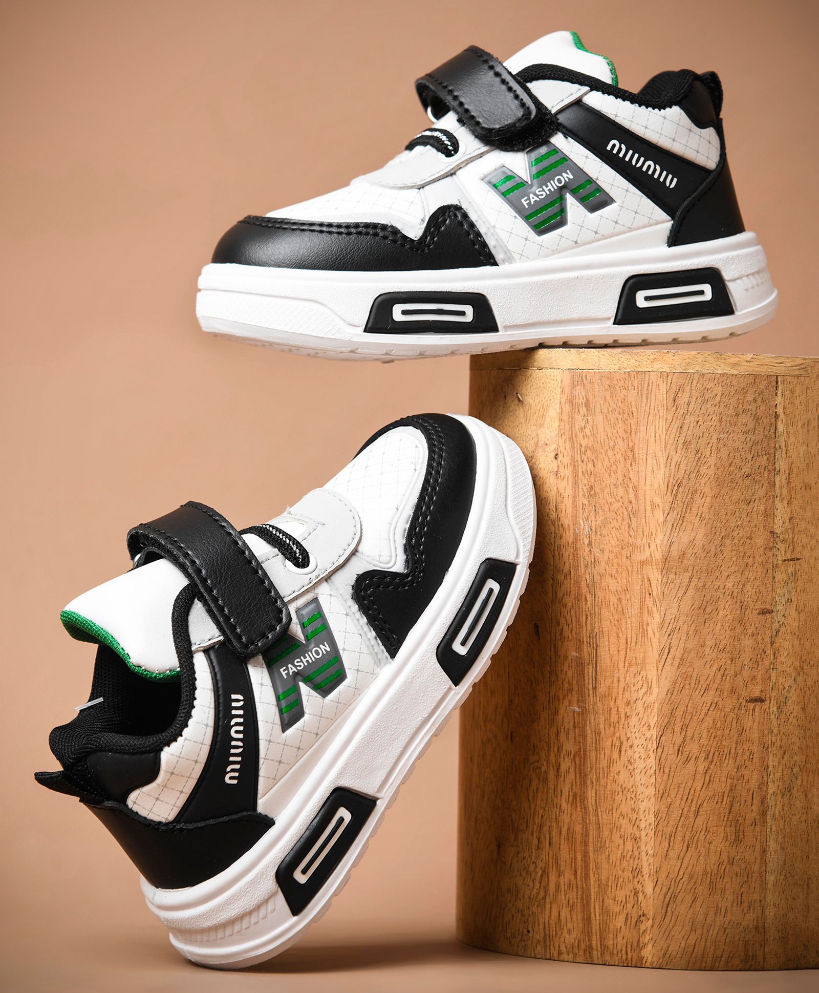 KATS Colour Blocked With Velcro Closure Shoes - Black-picture-1