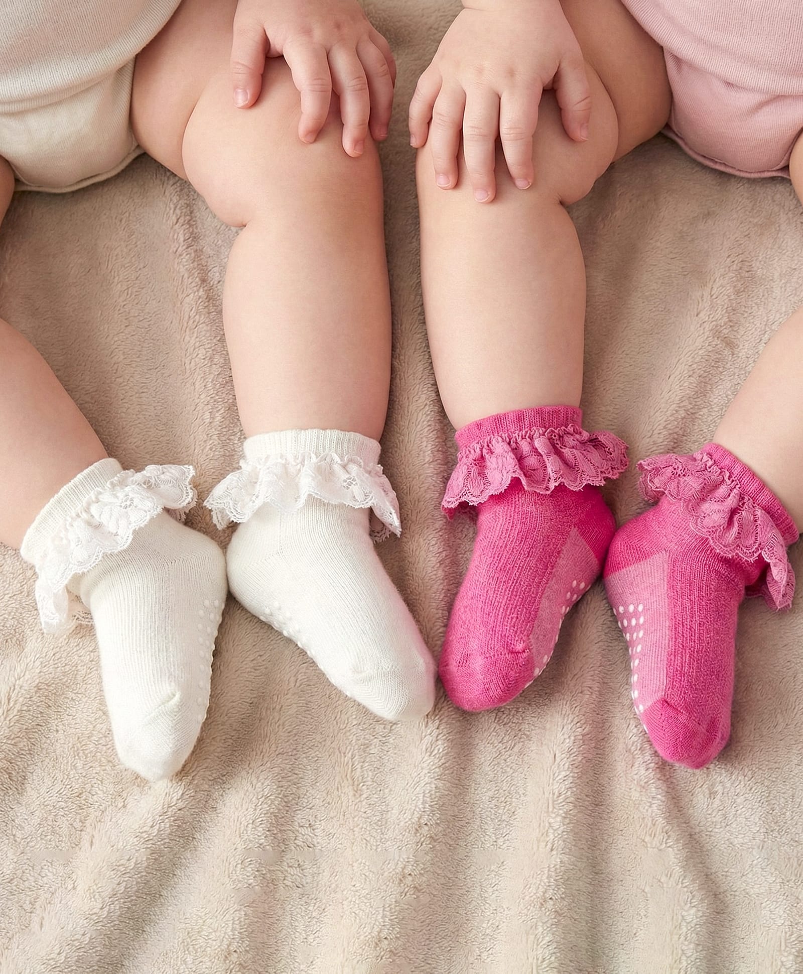 Babyoye 100% Bamboo Knit Ankle Length Socks With Frill Pack Of 2 - White & Pink