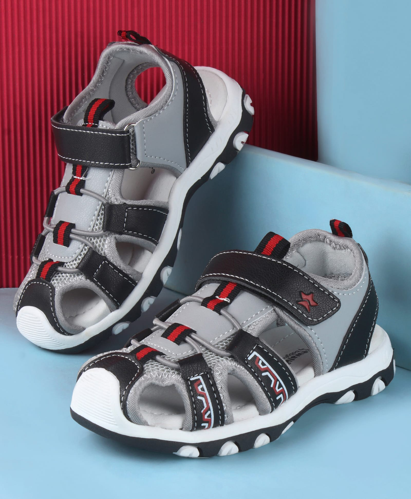 Cute Walk by Babyhug Velcro Closure Solid Sandals - Black