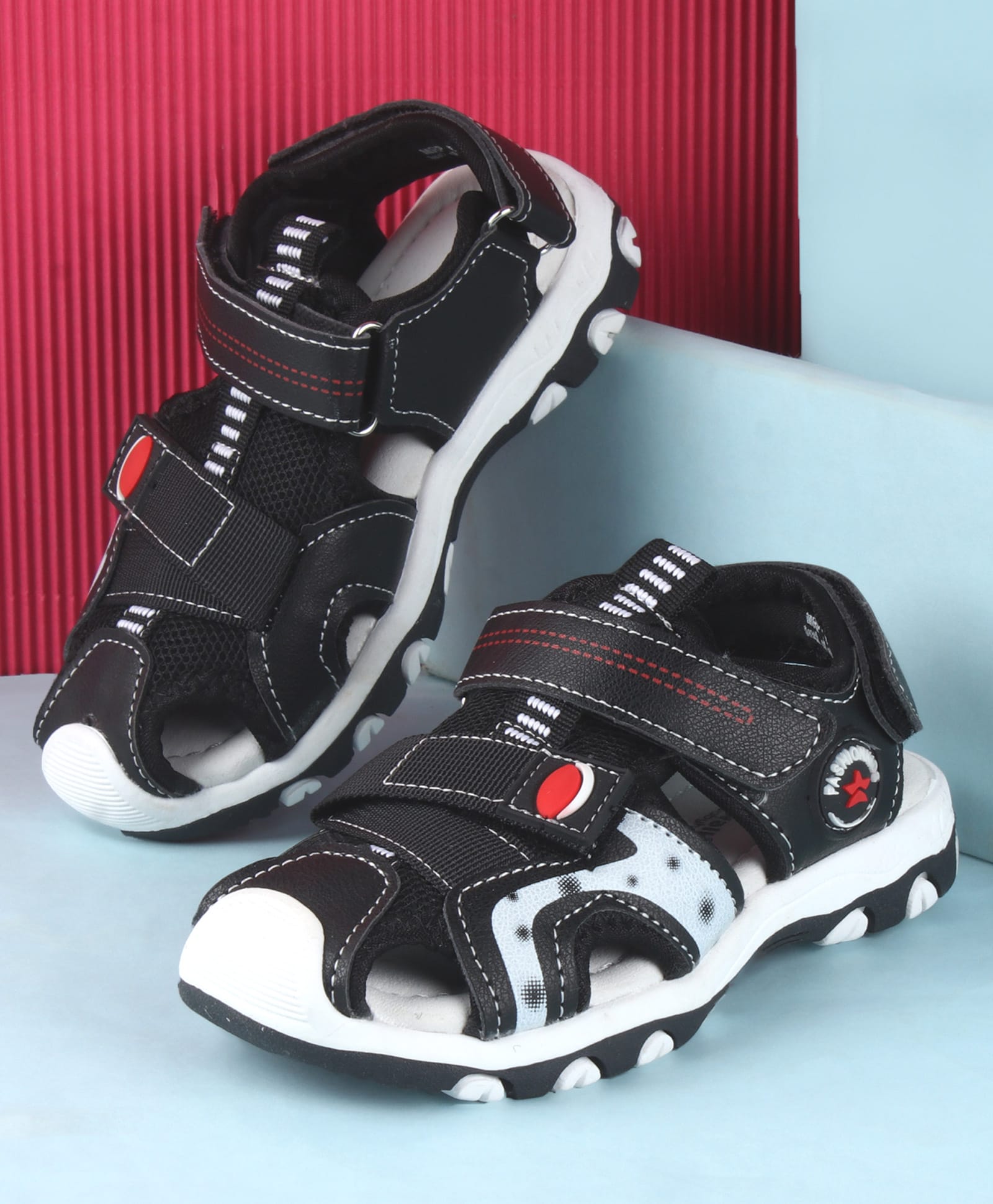 Cute Walk by Babyhug Solid Color Sandals With Velcro Closure - Black-image-13