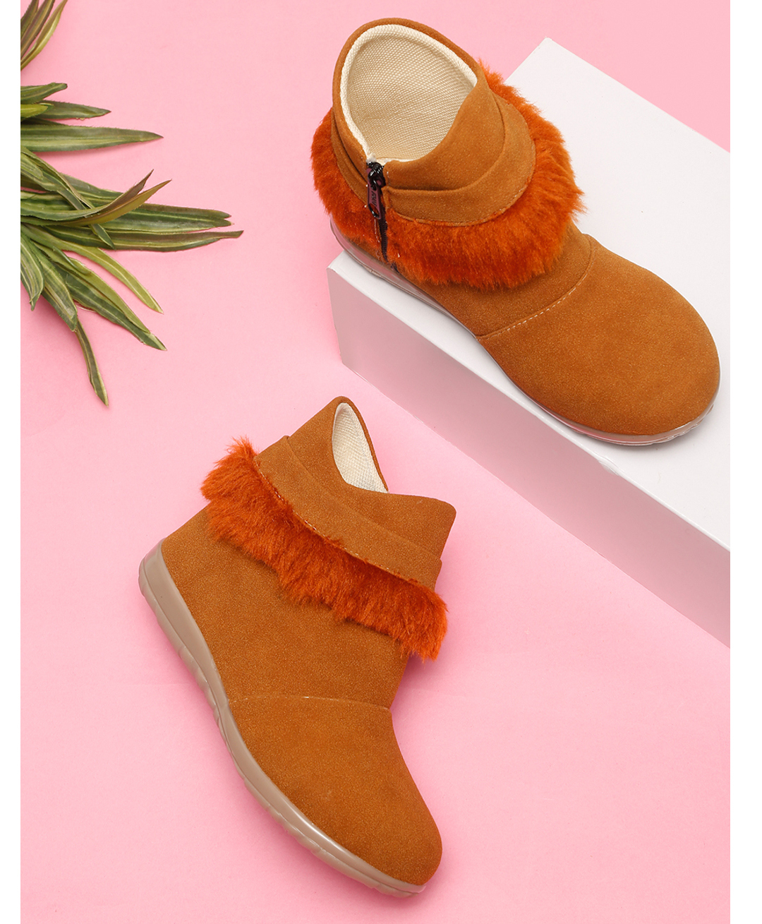 Tiny Bugs Fur Detailed Zipper Closure Boots - Tan