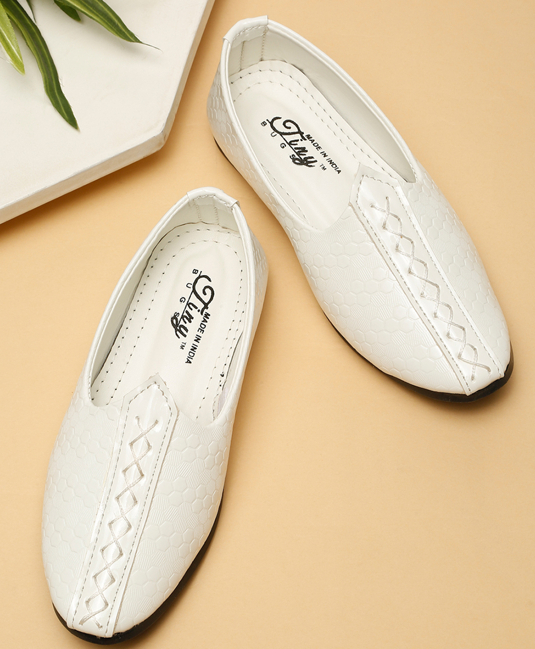 Tiny Bugs Thread Work Detailed Slip On Mojaris - White-picture-11