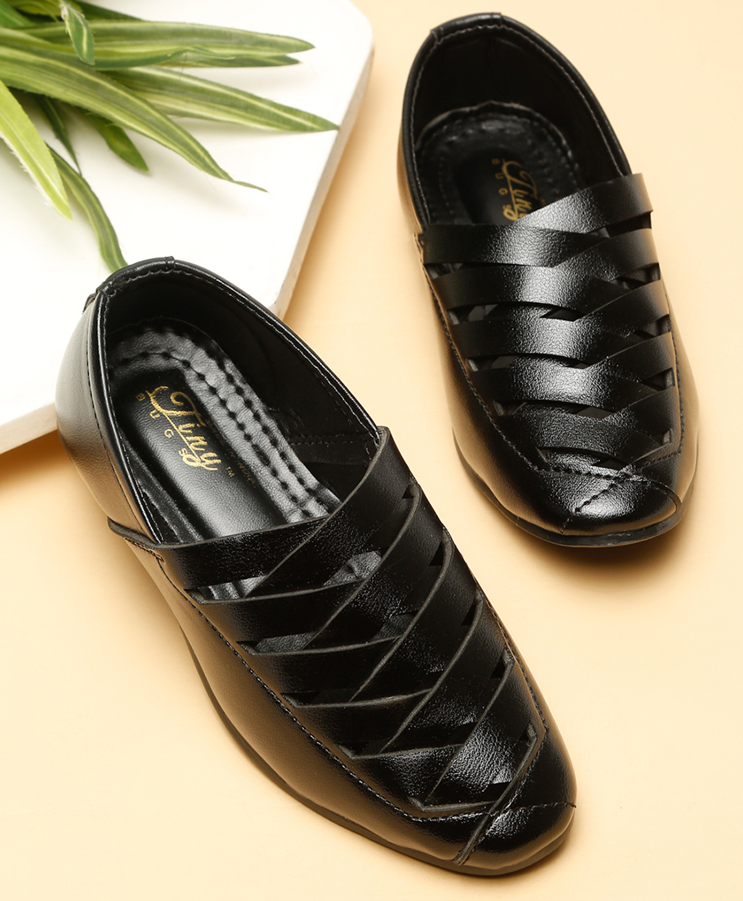 Tiny Bugs Strap Detailed Slip On Mojaris - Black-picture-15
