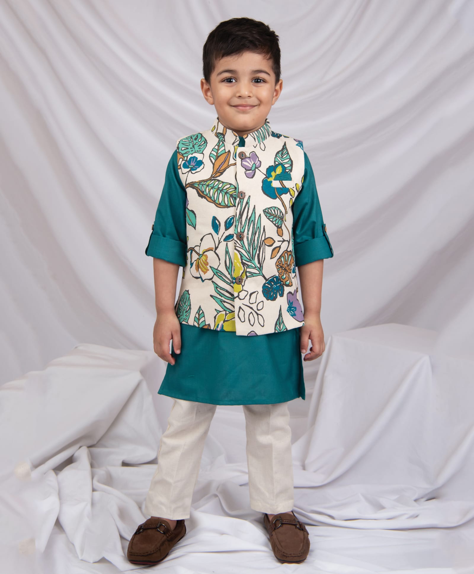 LITTLE COLLARS Pure Organic Cotton Woven Full Sleeves Solid Kurta Pyjama With Floral Printed Nehru Jacket Set - Blue-picture-41