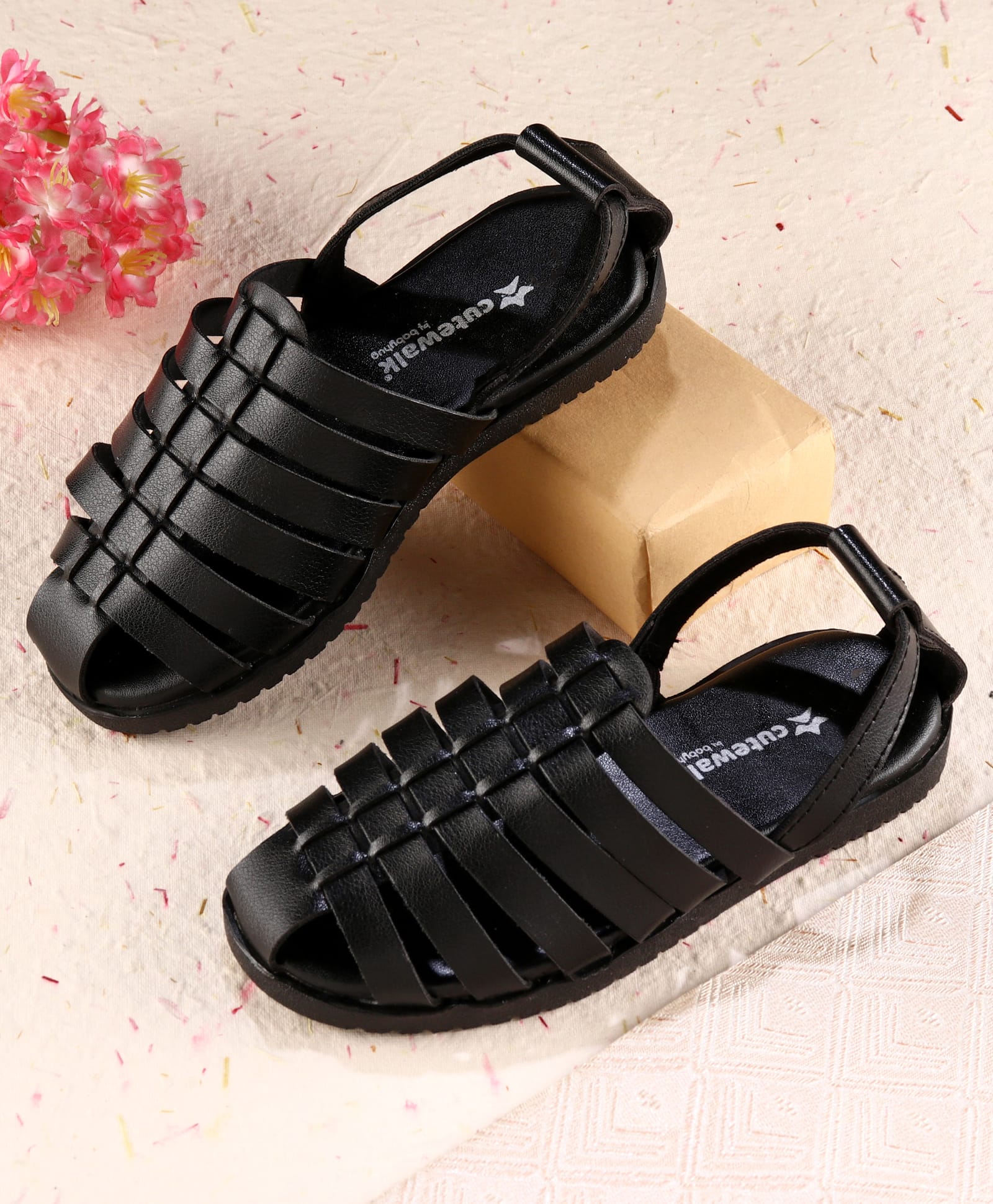 Cute Walk by Babyhug Velcro Closure Solid Mojaris - Black