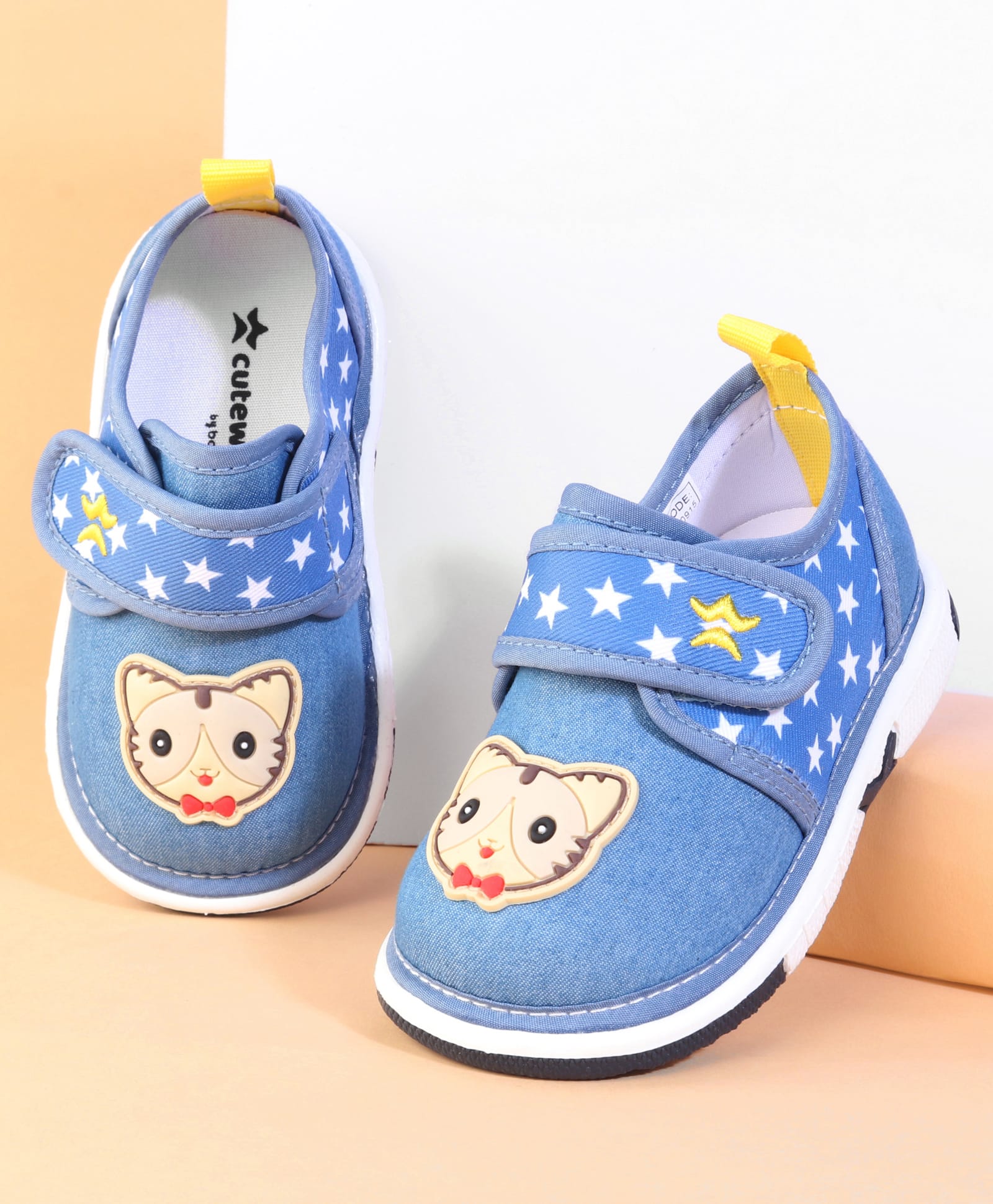 Cute Walk by Babyhug Velcro Closuer Casual Shoes With Star Print & Cat Applique - Blue-picture-16