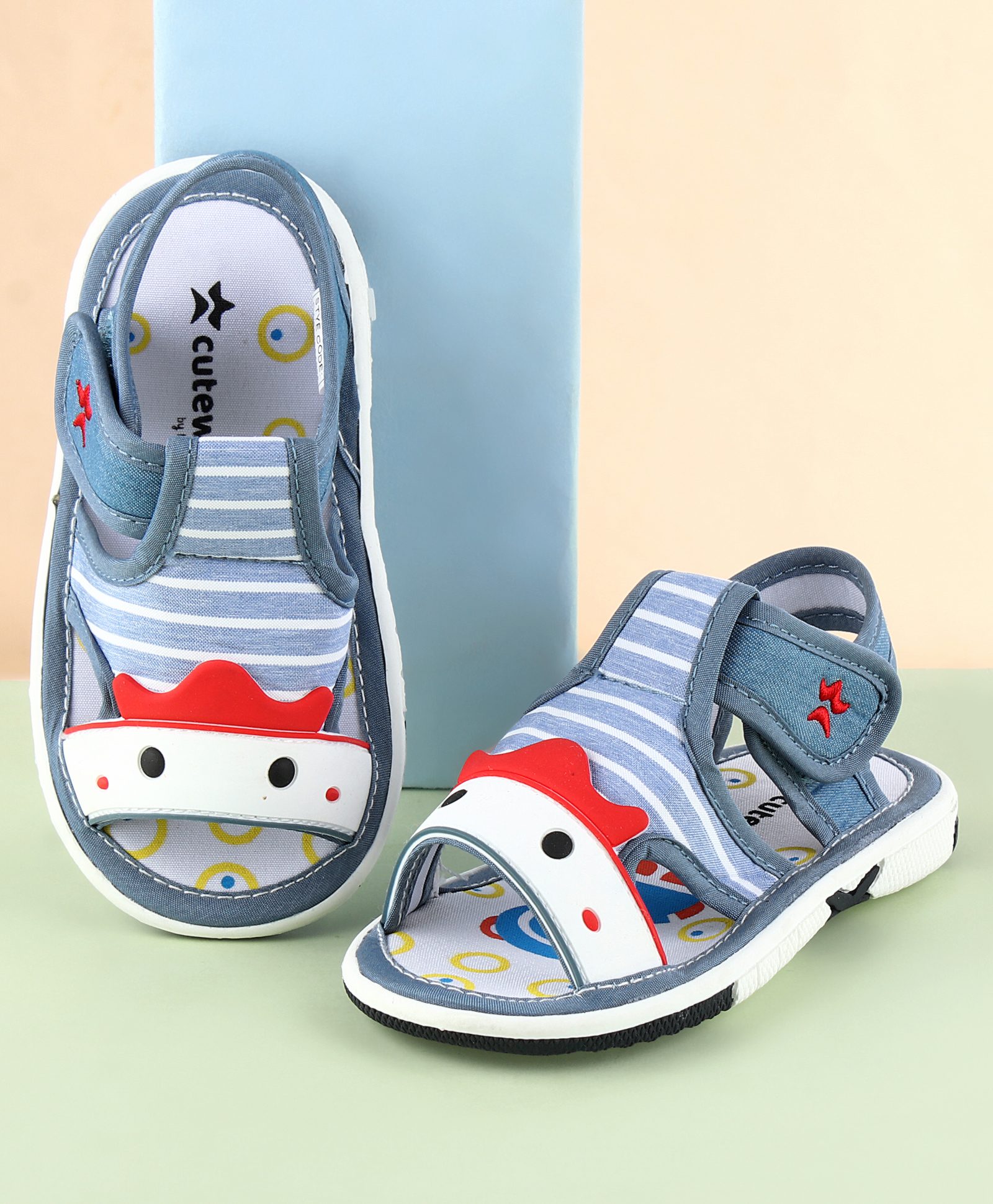 Cute Walk by Babyhug Sandals With Face Applique & Velcro Closure - Royal Blue-picture-10