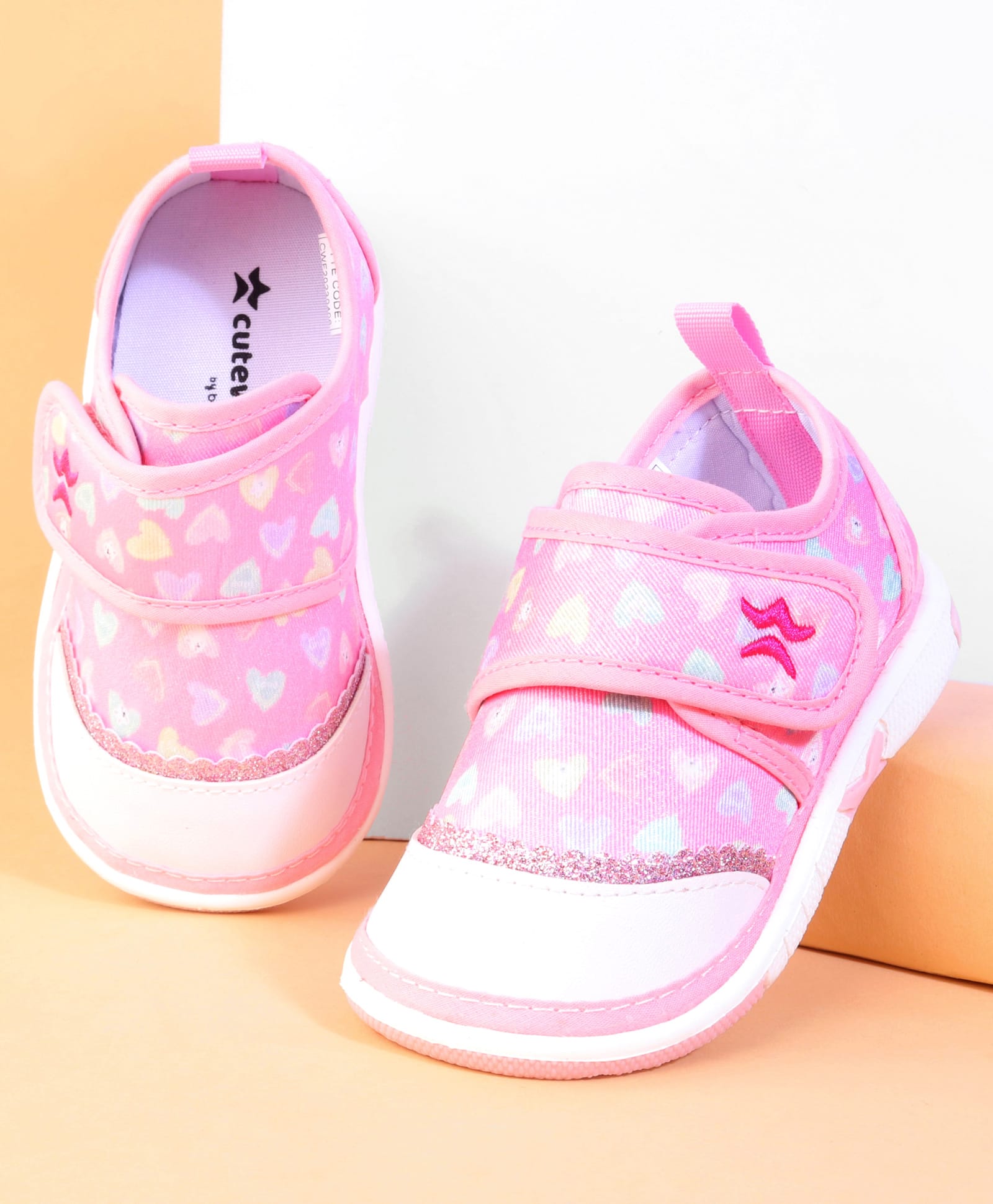 Cute Walk by Babyhug Velcro Closure Casual Shoes With Heart Print - Pink-picture-27