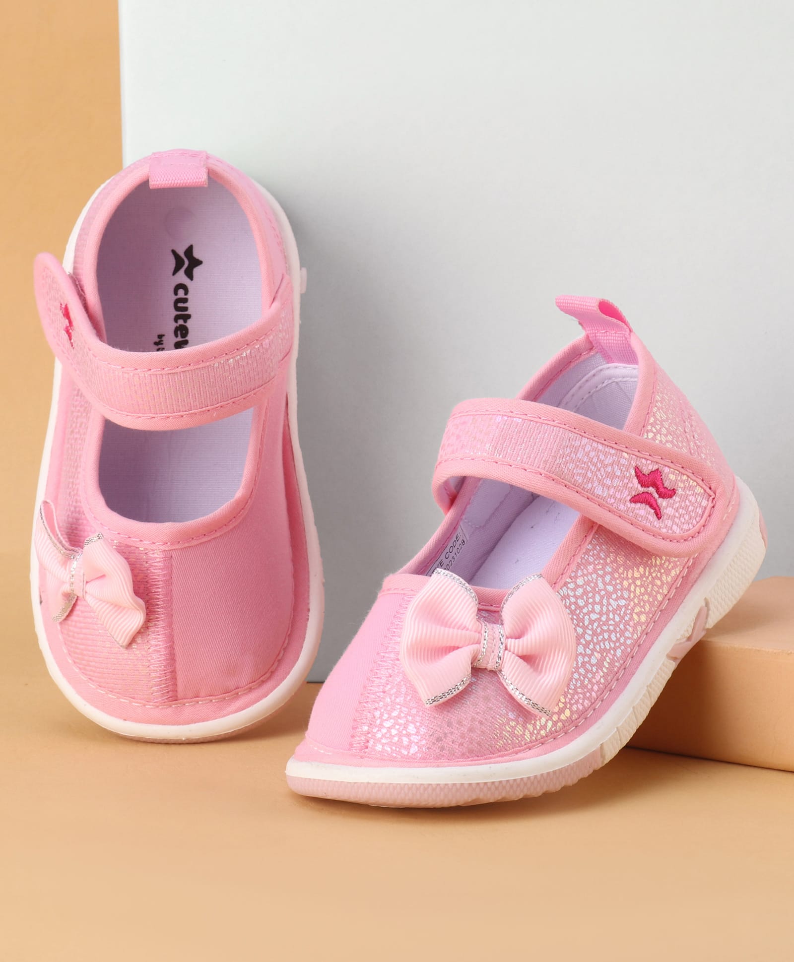 Cute Walk by Babyhug Velcro Closure Casual Shoes With Bow Applique - Pink
