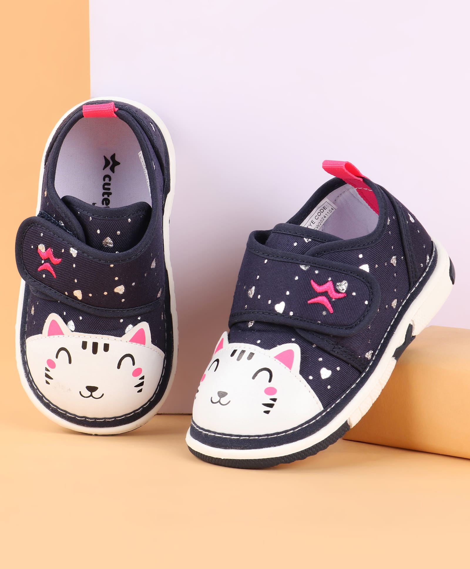 Cute Walk by Babyhug Velcro Closure Casual Shoes with Kitty & Heart Print - Navy Blue-picture-26