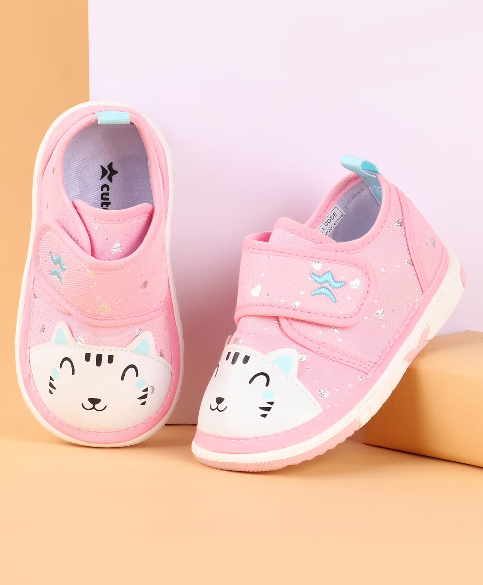 Cute Walk by Babyhug Velcro Closure Casual Shoes with Kitty & Heart Print - Pink-picture-13
