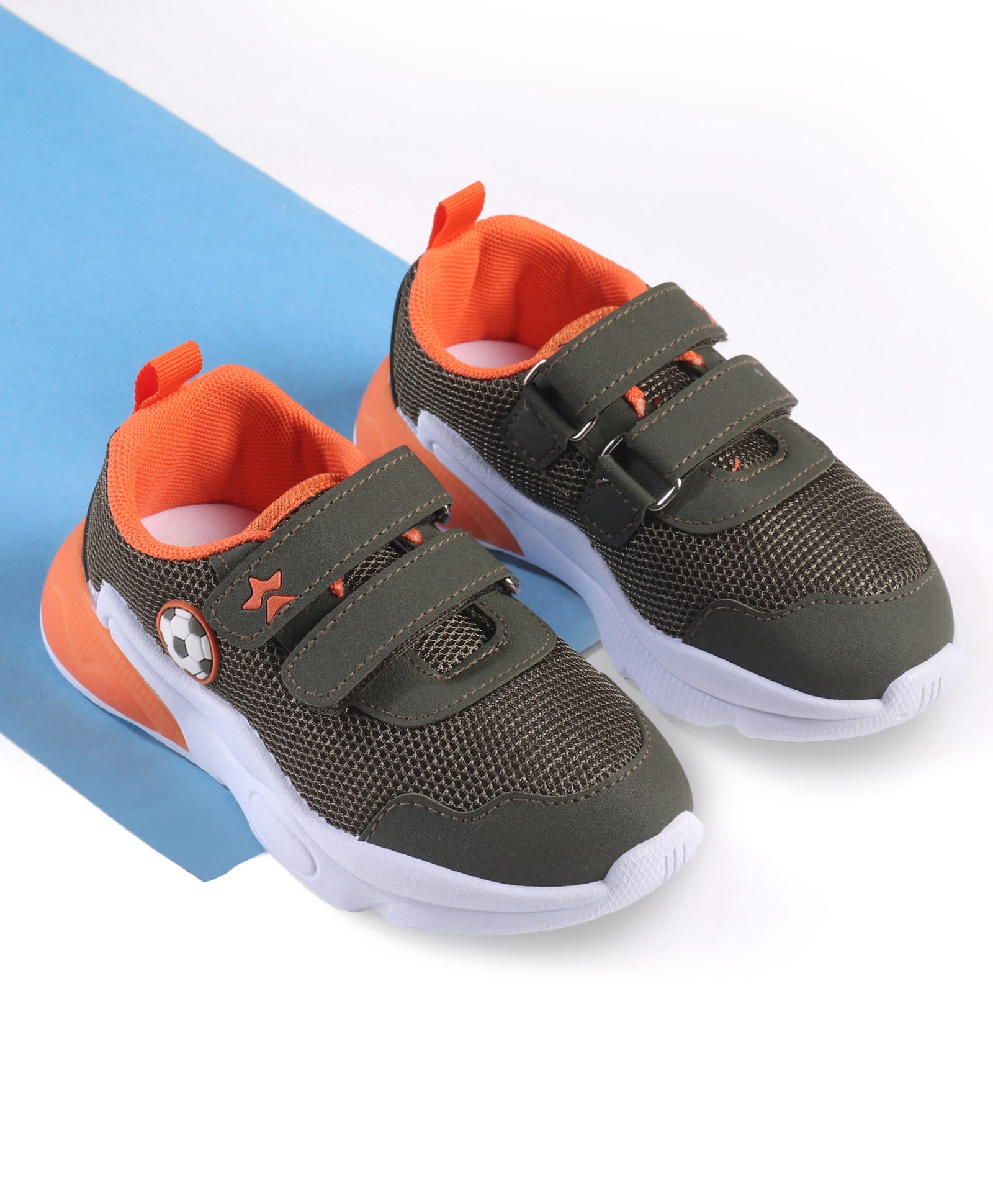 Cute Walk by Babyhug Velcro Closure Sneaker with Ball Applique - Green