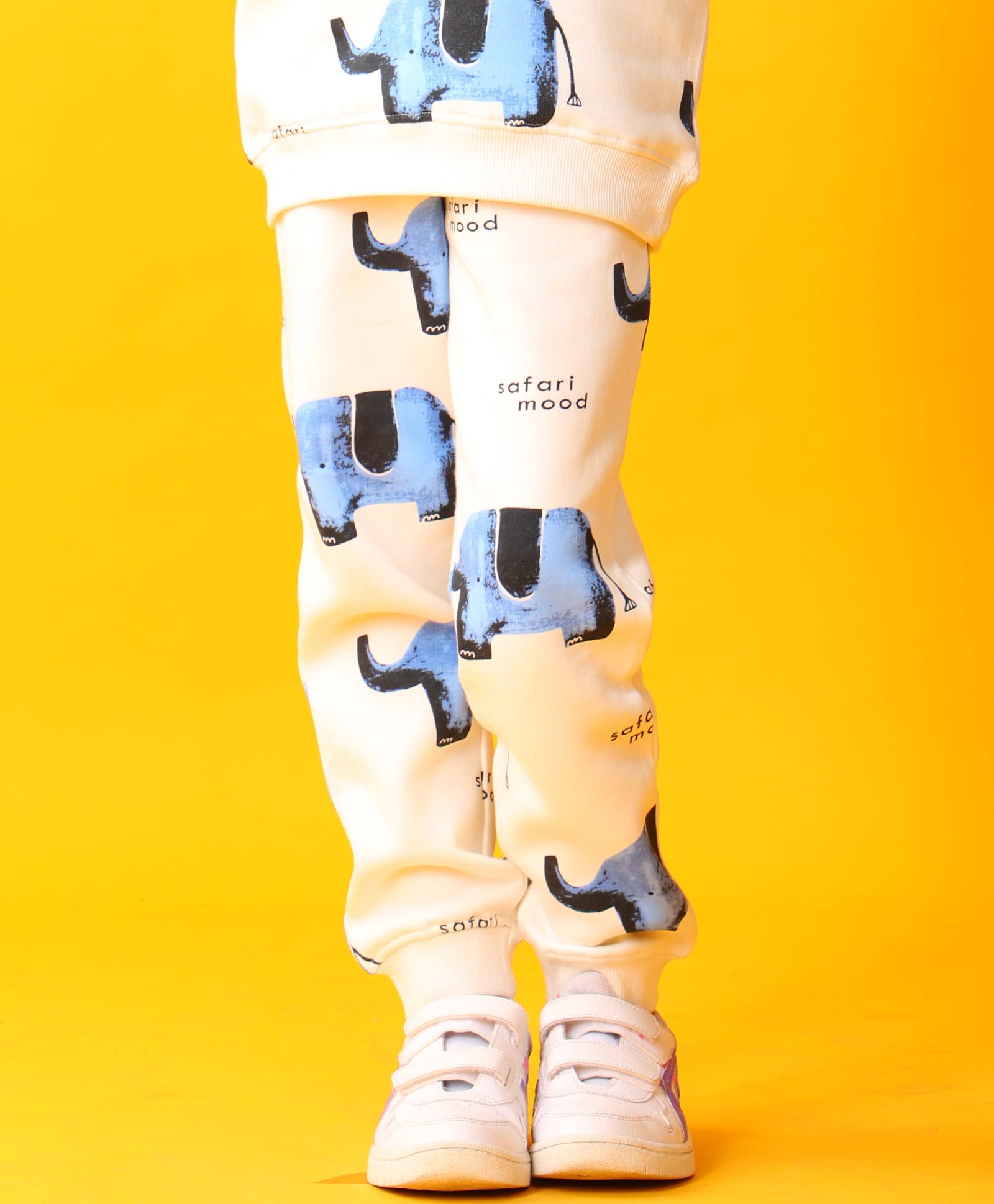 Anthrilo Fleece Knit Elephant Printed Joggers - White-picture-21