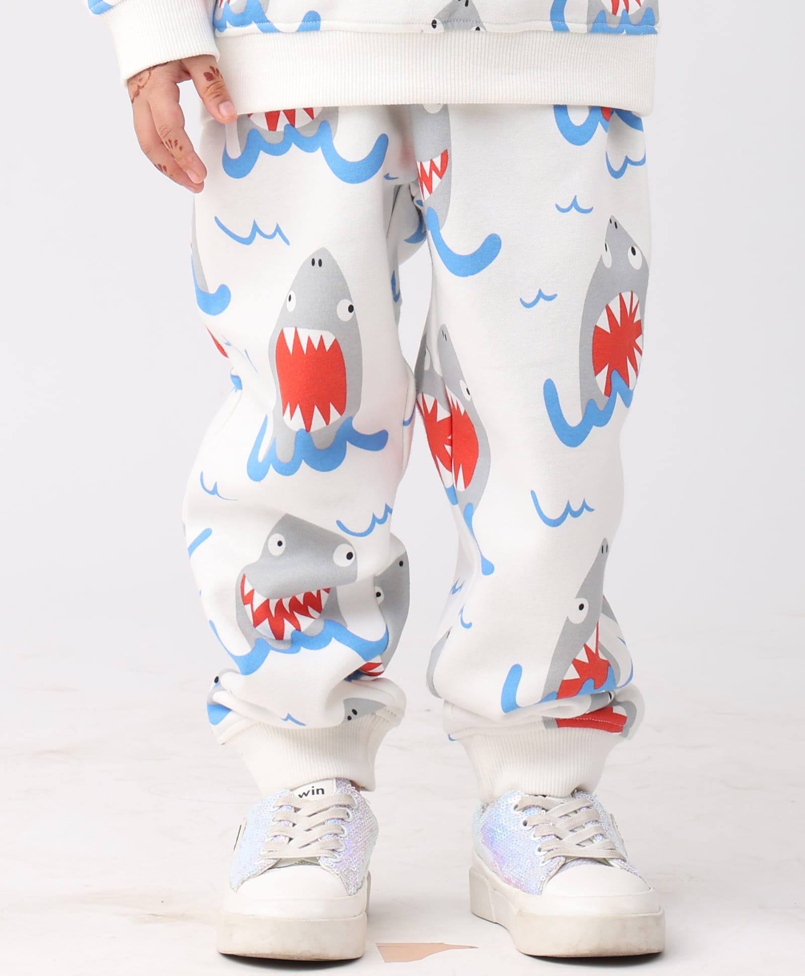 Anthrilo Fleece Knit Sharks Printed Winter Joggers - Off White-picture-25