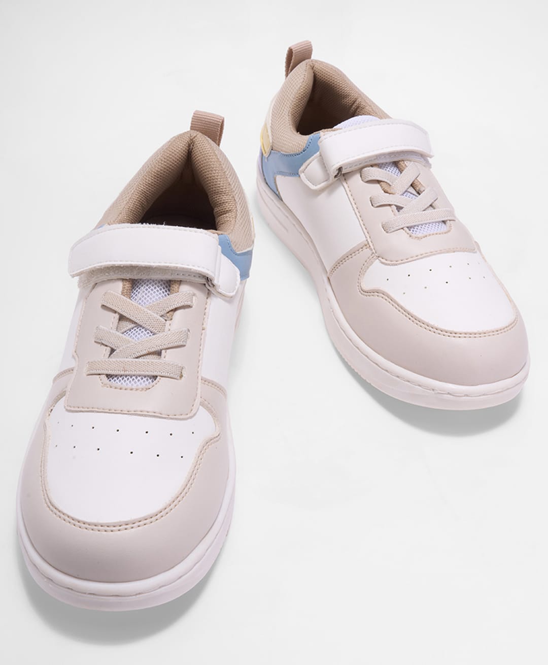 Pantaloons Junior Colour Blocked Velcro Closure Shoes - Off White-image-17