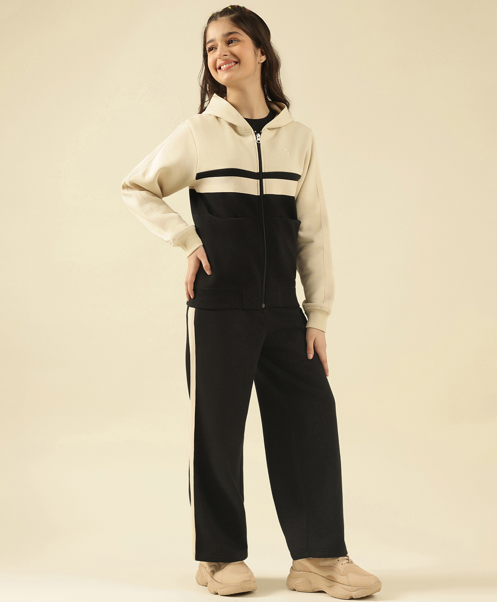 Lil Tomatoes Fleece Knit Full Sleeves Colour Blocked Solid Hooded Winter Track Suit - Black-image-32