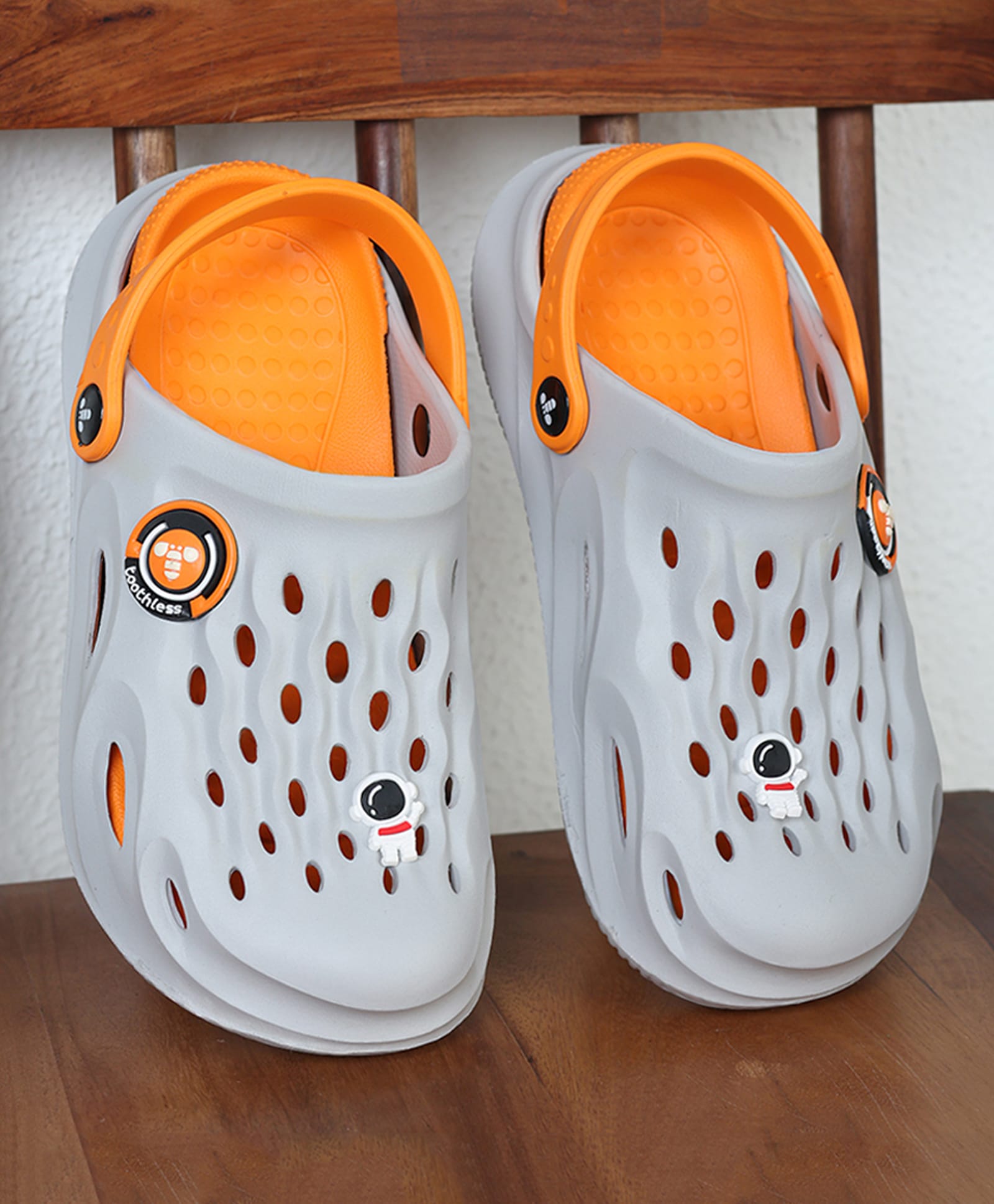 Toothless Colour Blocked Astronaut Applique Detailed Perforated Slingback Clogs - Light Grey & Orange