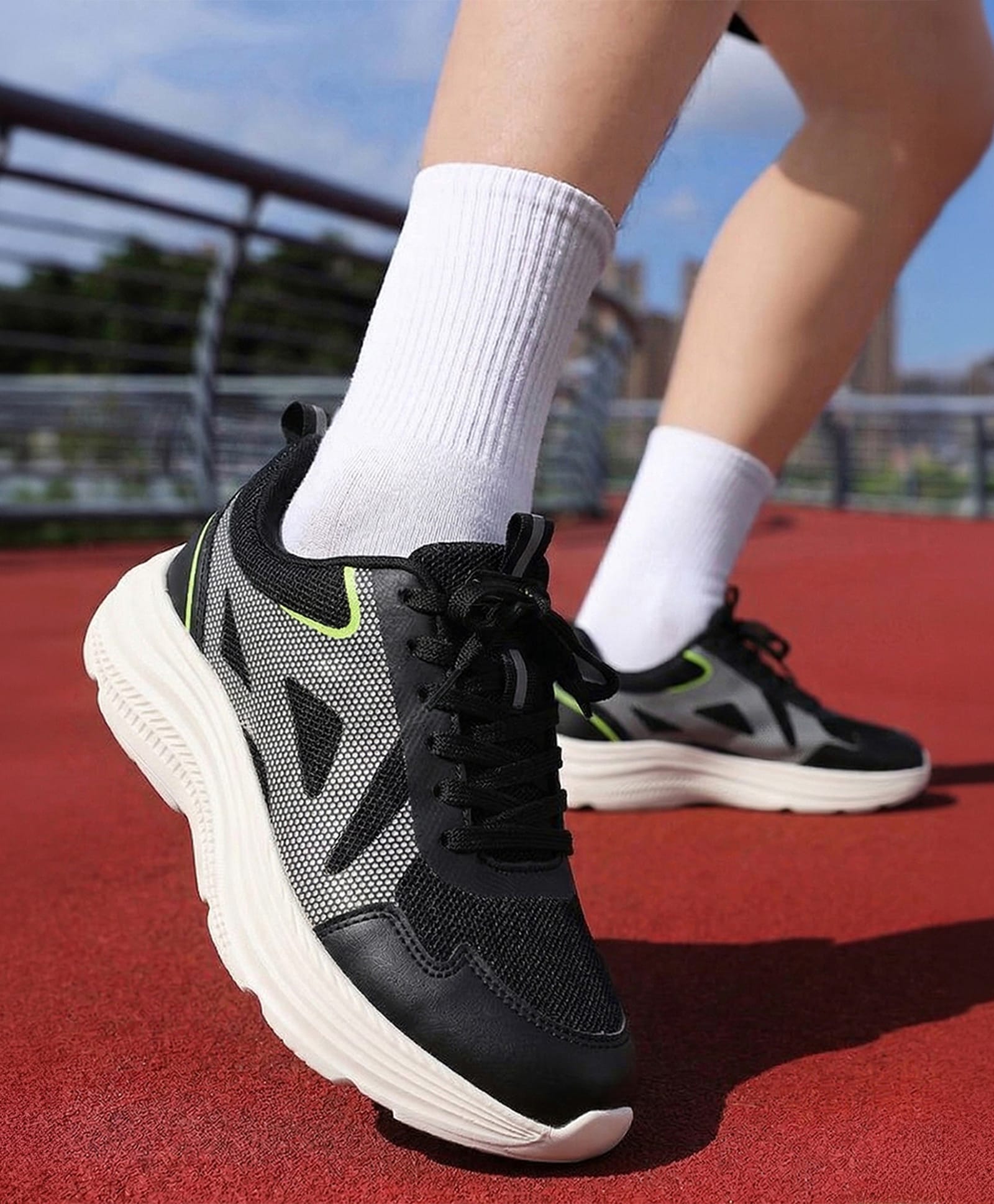 Toothless Colour Blocked Mesh Detailed Lace Up Closure Shoes - Black-picture-15