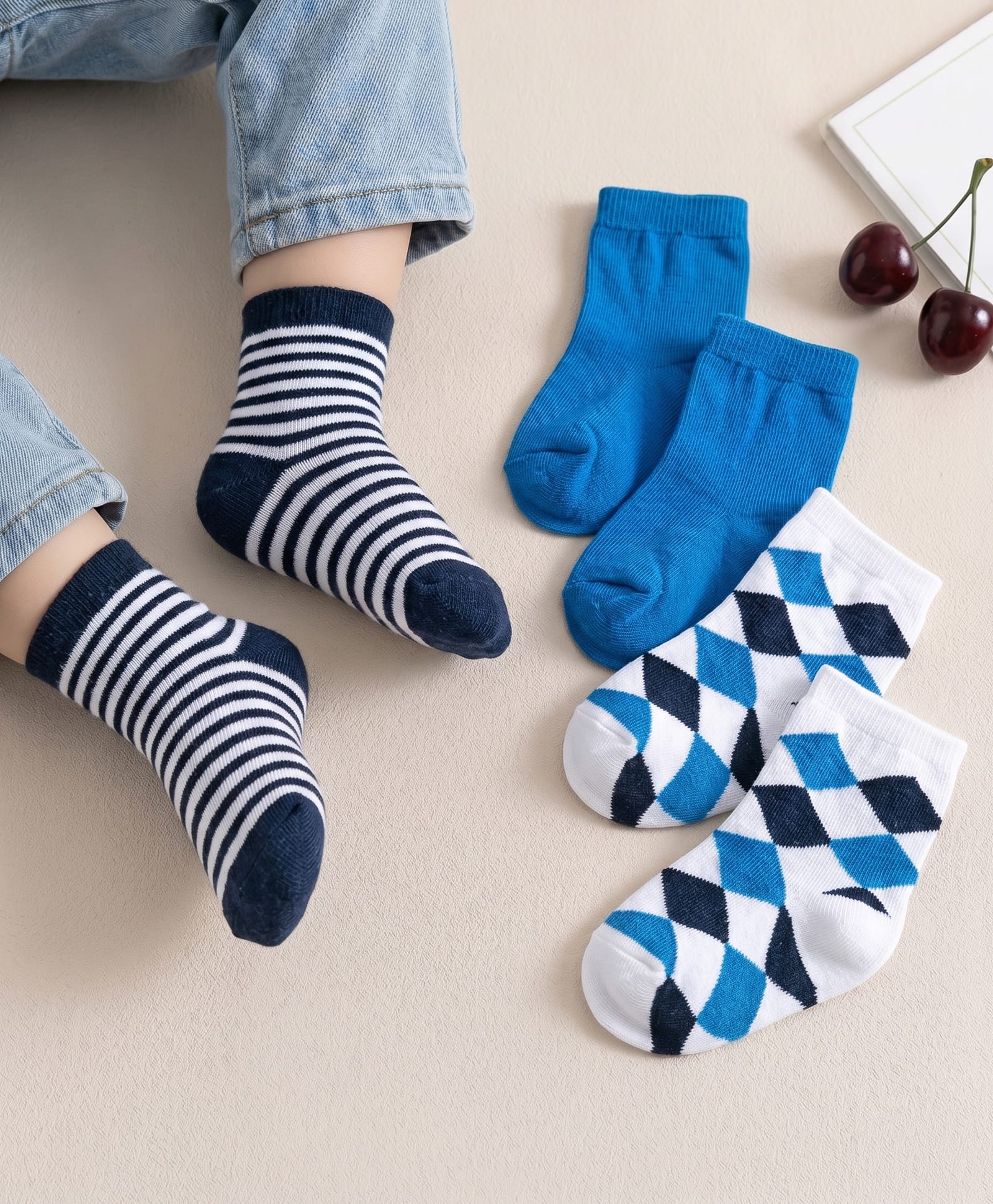 Cute Walk by Babyhug Ankle Length Anti Bacterial Socks with Diamond Design Pack of 3 - Blue & White-image-15