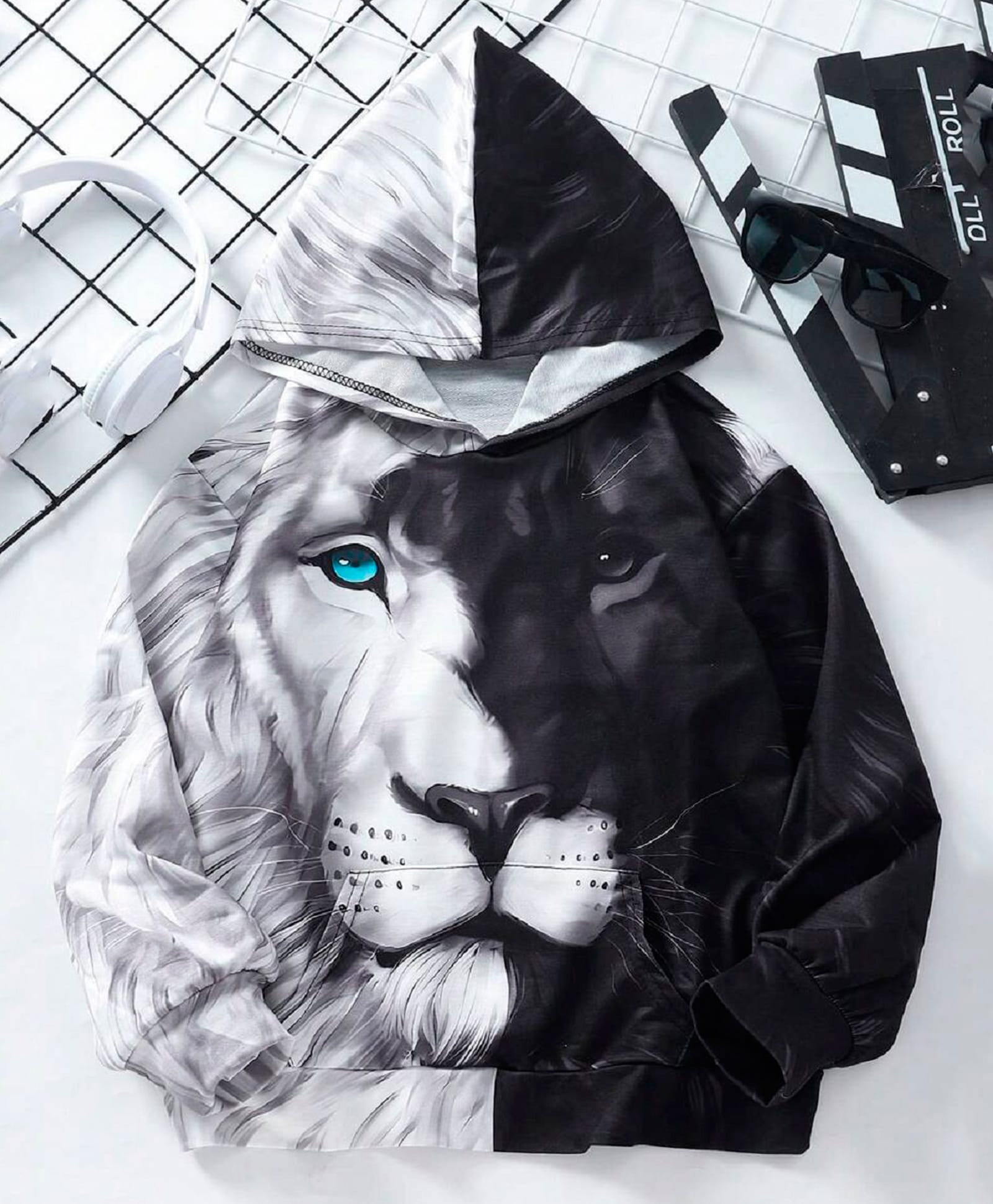 Bolly Lounge Cotton Knit Full Sleeves Animal Printed Light Winter Hooded Sweatshirt - Black