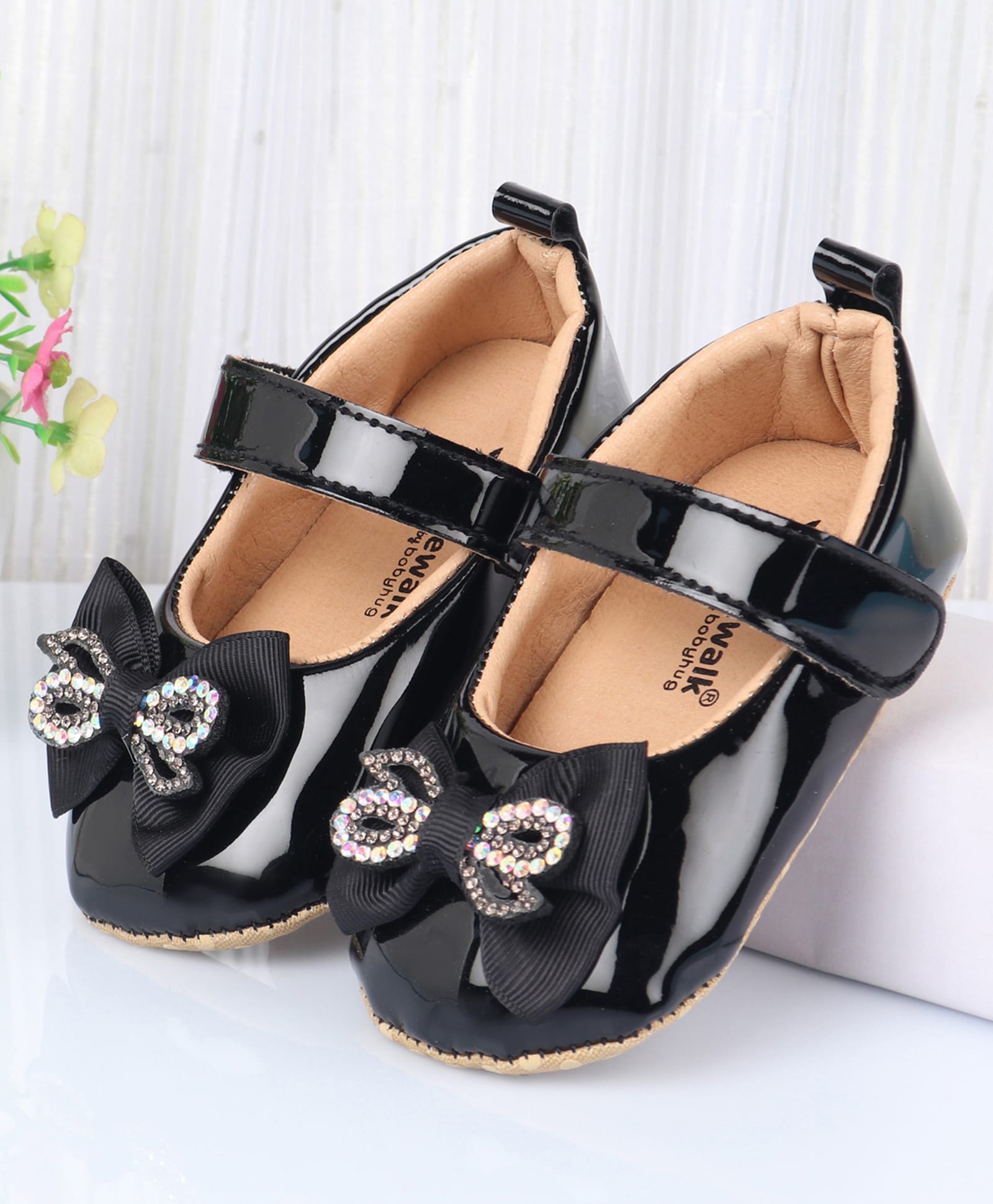 Cute Walk by Babyhug Velcro Closure Booties With Bow Applique - Black-image-29