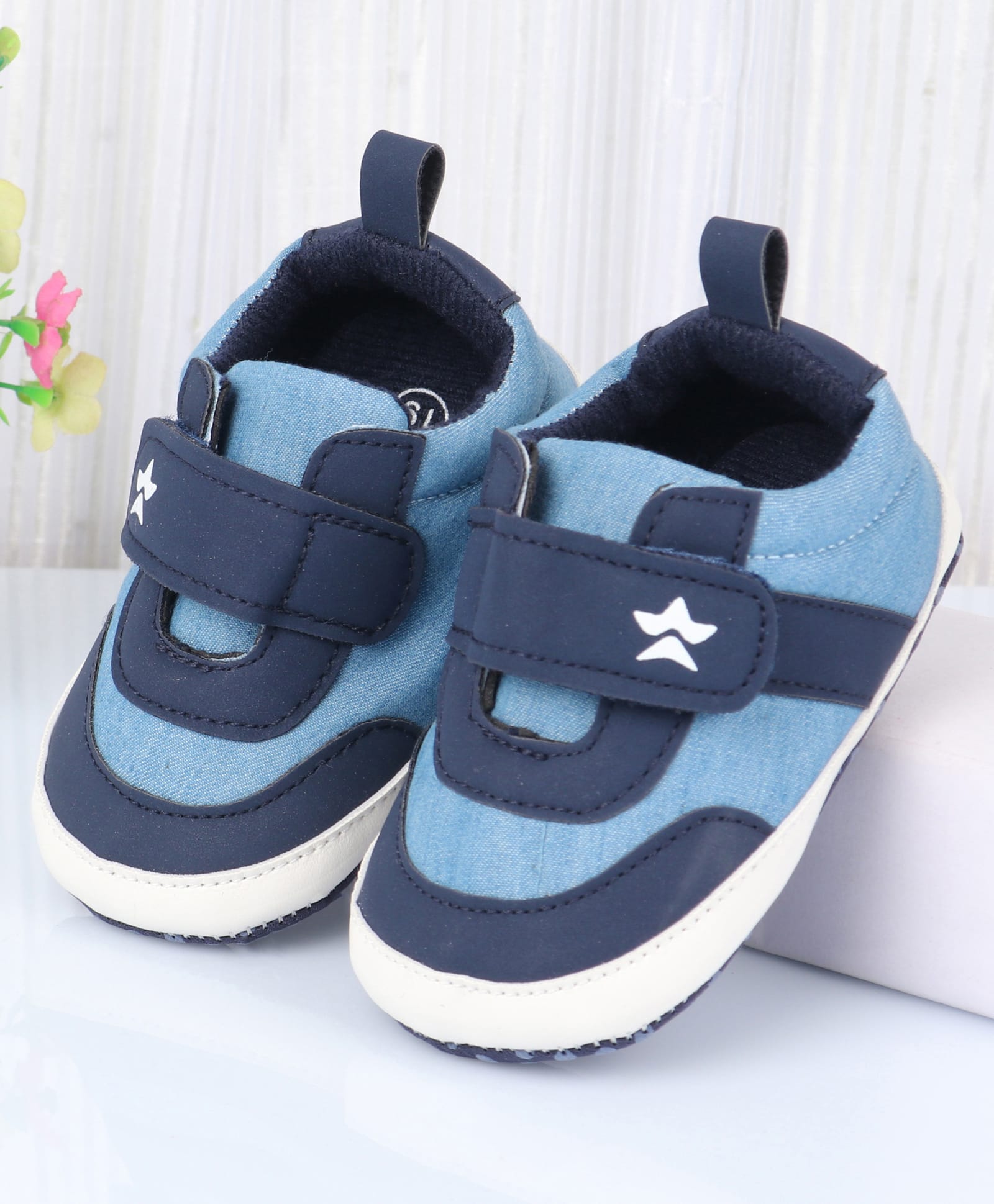 Cute Walk by Babyhug Velcro Closure Solid Booties - Blue-picture-15