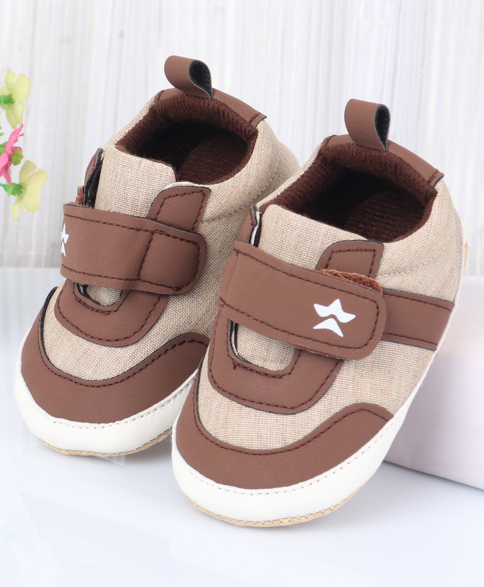 Cute Walk by Babyhug Velcro Closure Solid Booties - Brown