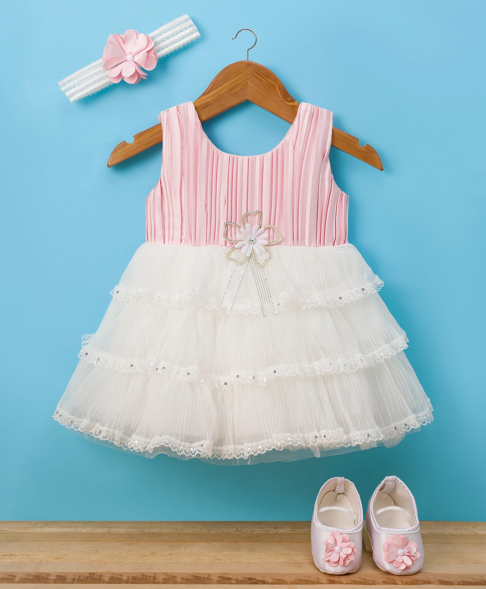 Enfance Sleeveless Beads & Stone Embellished Floral Applique Detailed Knee Length Layered Dress With Headband & Booties Set - Pink-picture-1