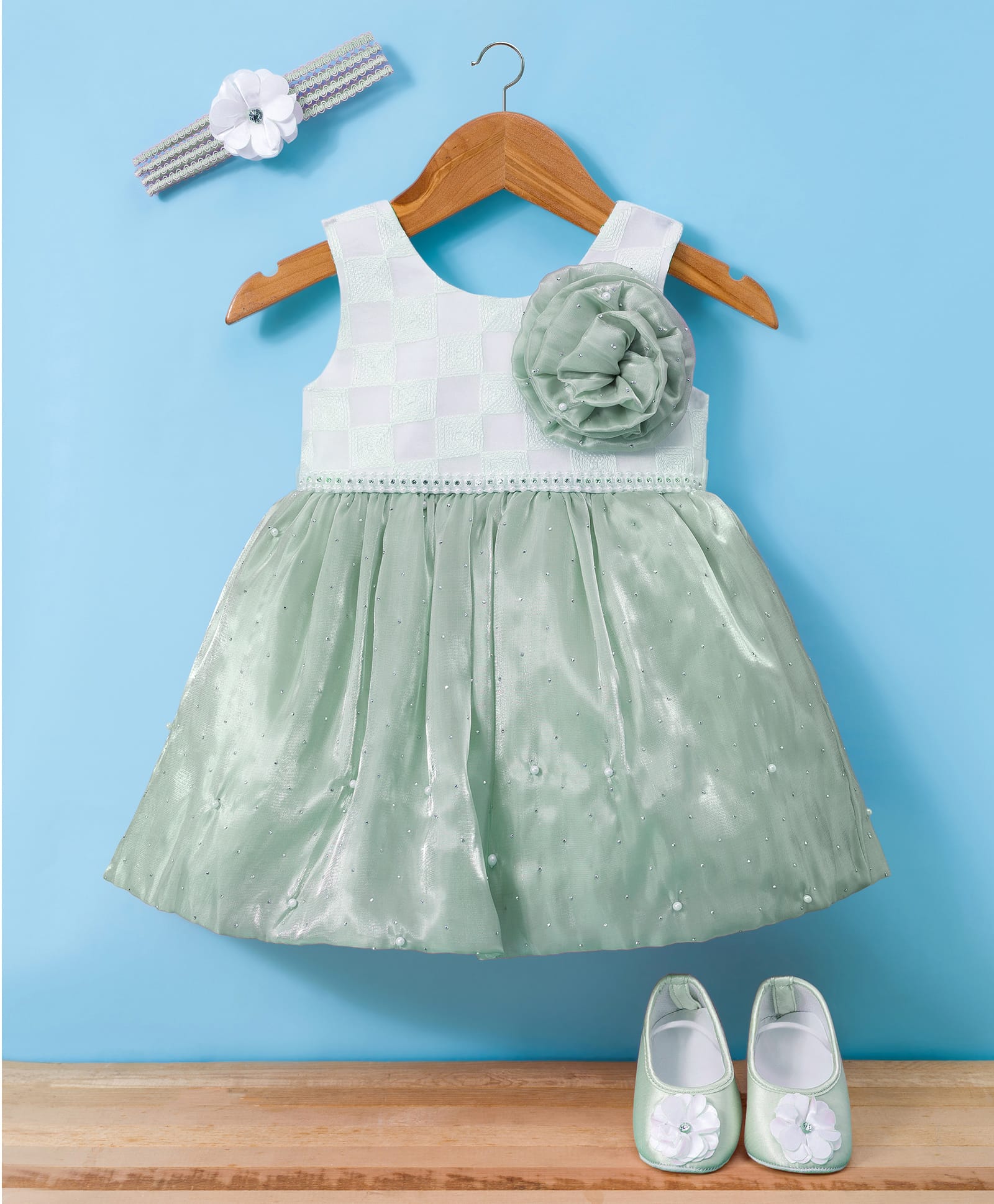 Enfance Sleeveless Stone Embellished Floral Applique Detailed Knee Length Dress With Headband & Booties Set - Pista Green-image-14
