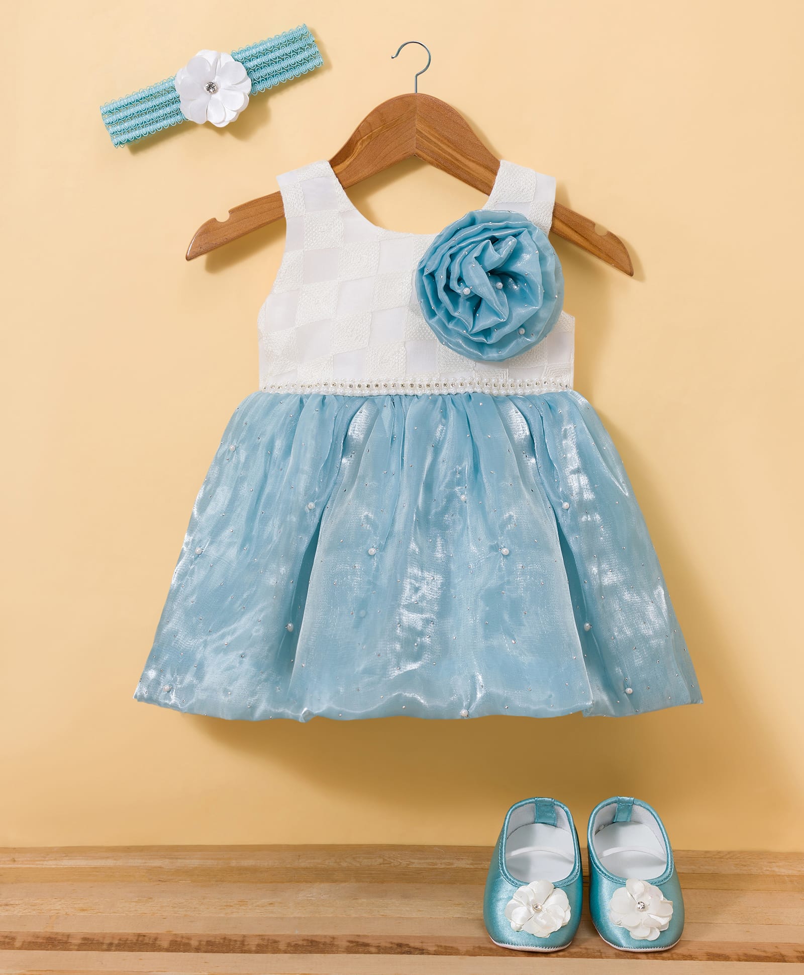 Enfance Sleeveless Stone Embellished Floral Applique Detailed Knee Length Dress With Headband & Booties Set - Blue-picture-25