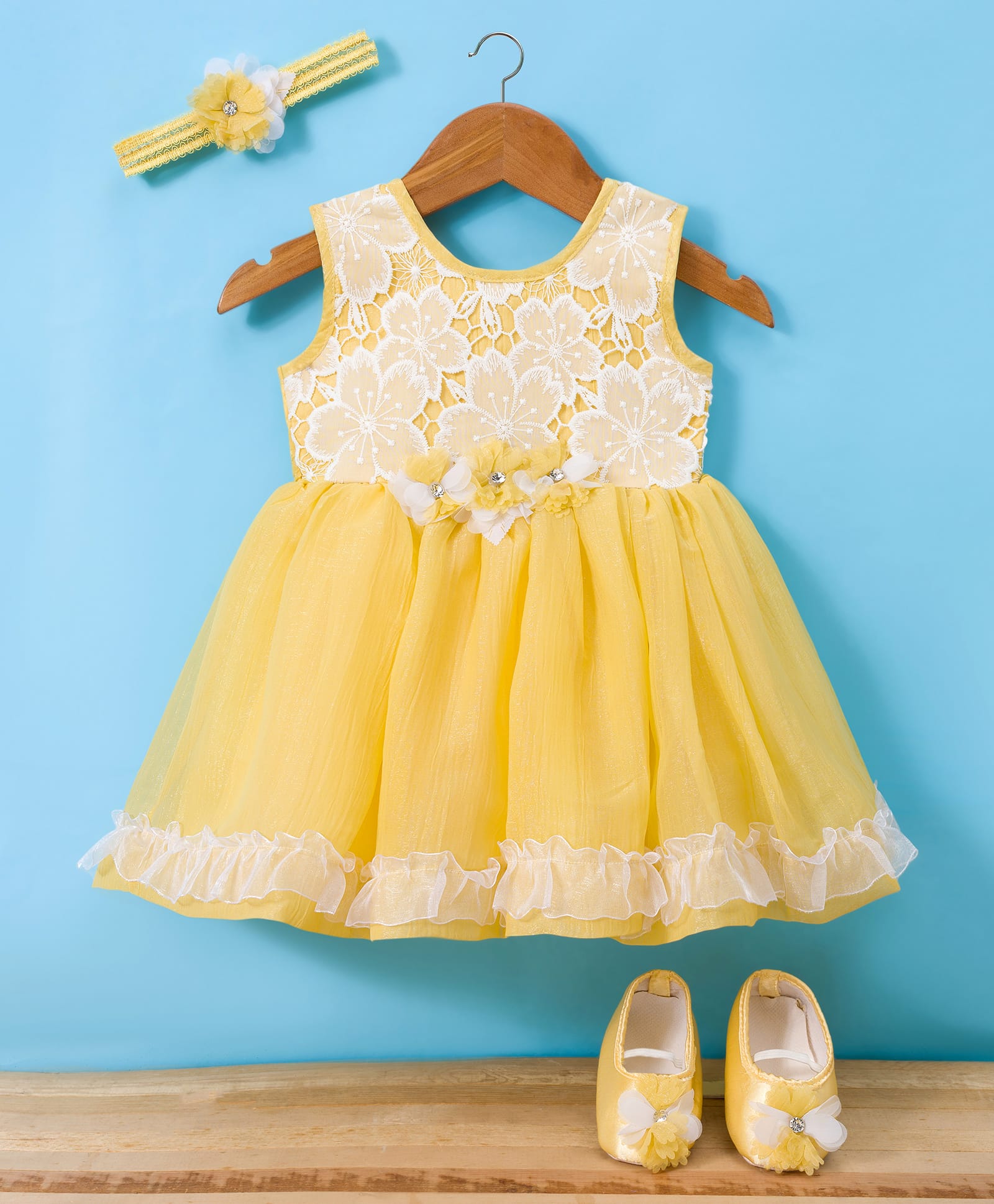 Enfance Sleeveless Floral Embroidered & Stone Embellished Applique Detailed Knee Length Dress With Headband & Booties Set - Mustard-picture-16