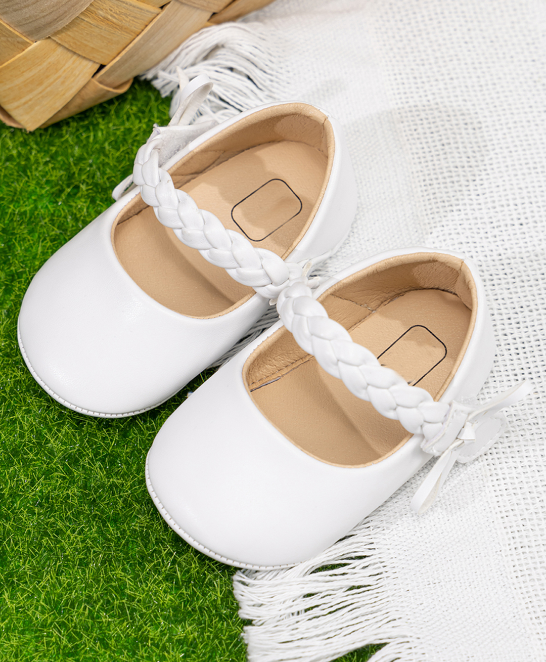 Neska Moda Fancy Anti Slip Bow Applique Detailed Velcro Closure Ballerinas - White-image-31