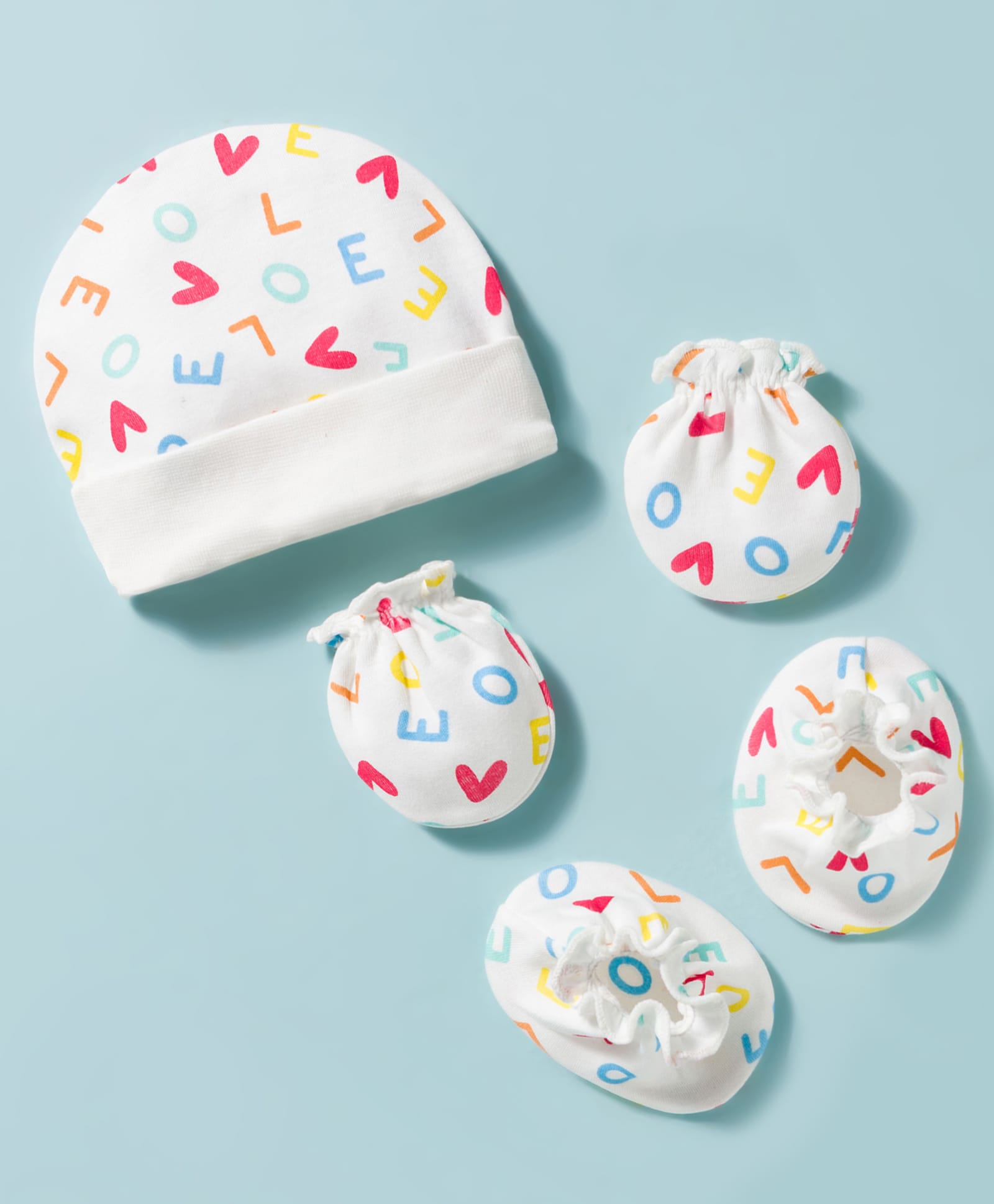 ben benny interlock knit cap mitten & booties set with love print white - diameter 10 cm